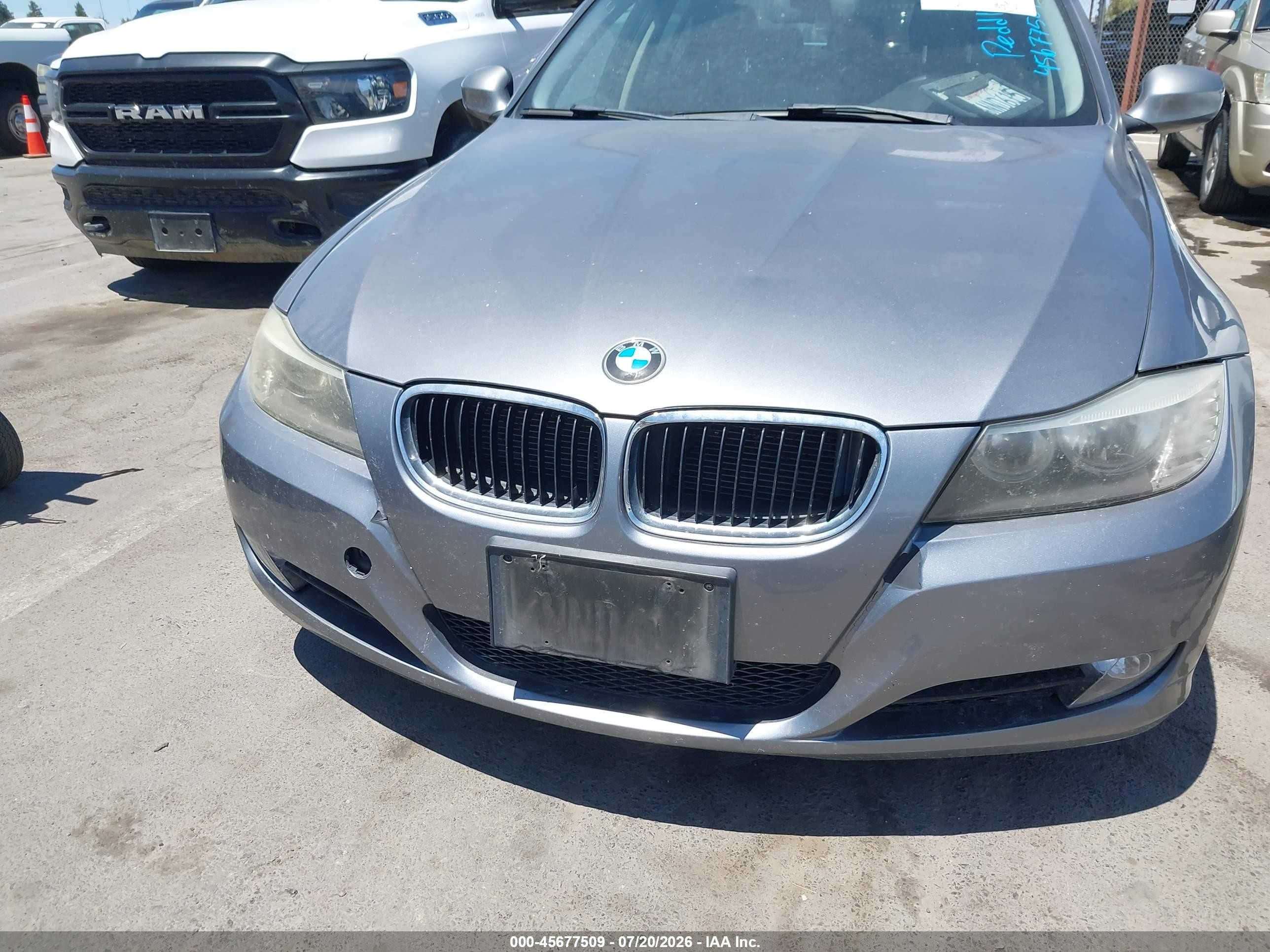 2011 Bmw 328i   Серый vin: WBAPH5G56BNM73281