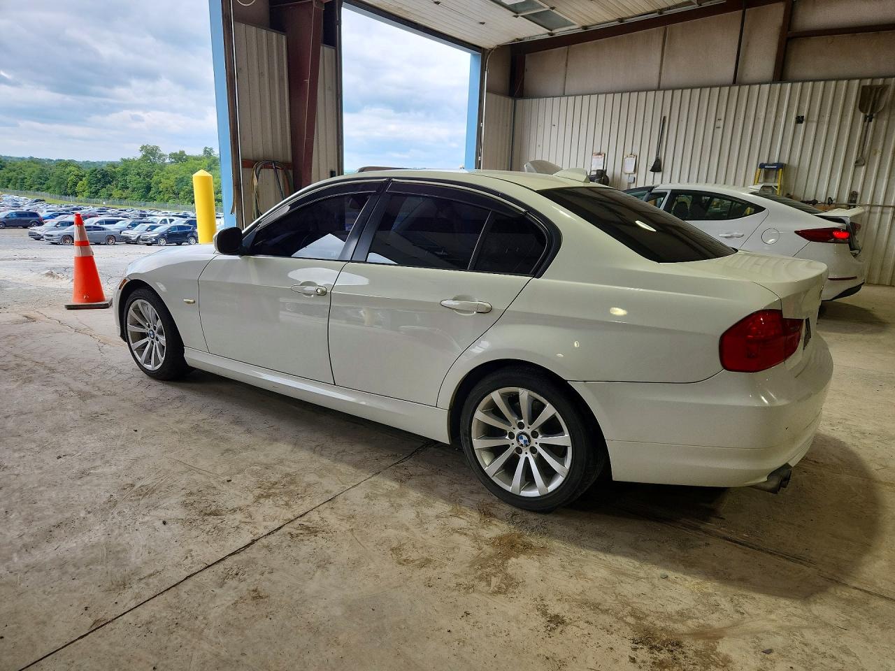 2011 Bmw 328 I Sulev White vin: WBAPH5G56BNM74799