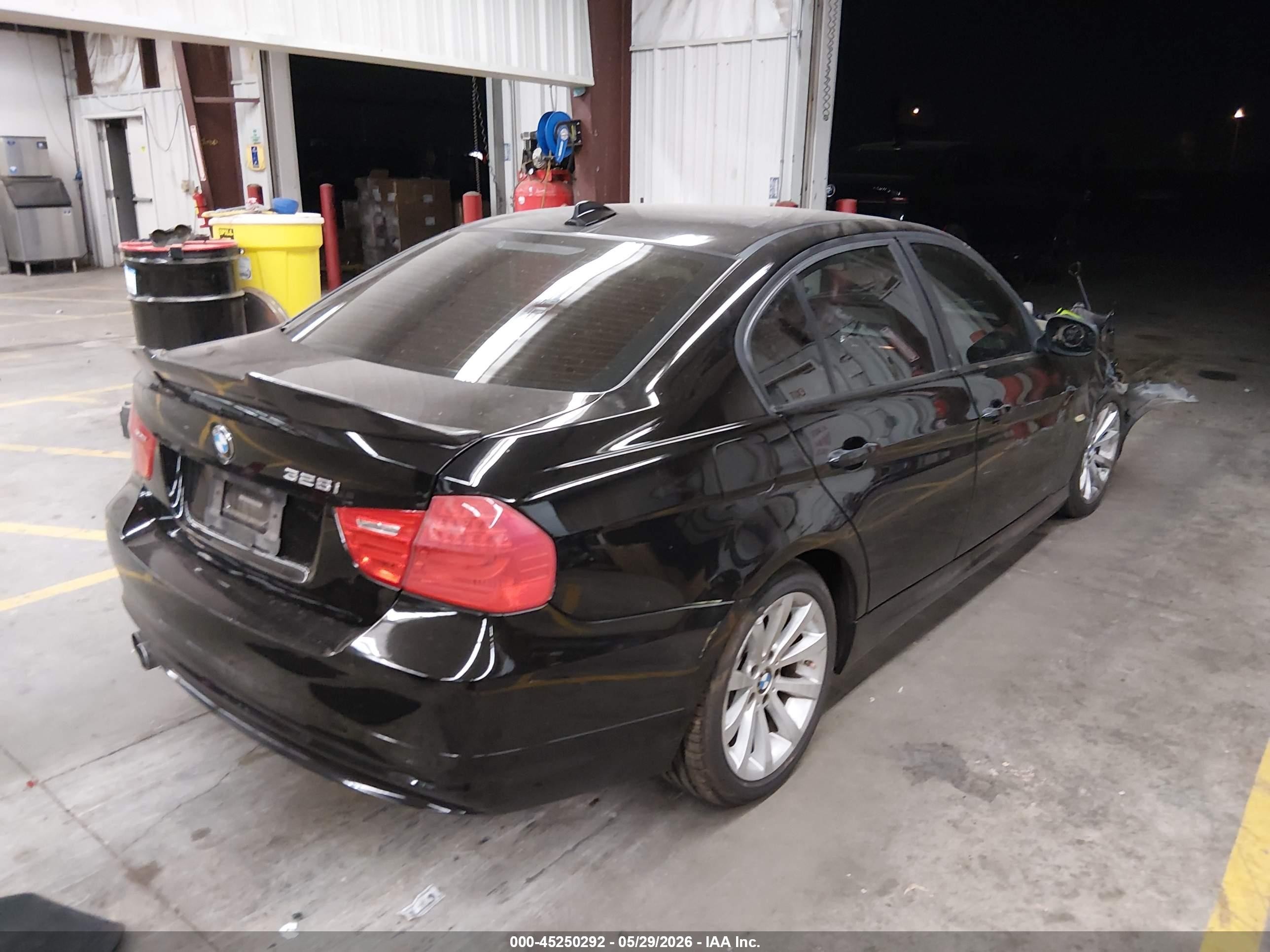2011 Bmw 328i   Black vin: WBAPH5G57BNN59618