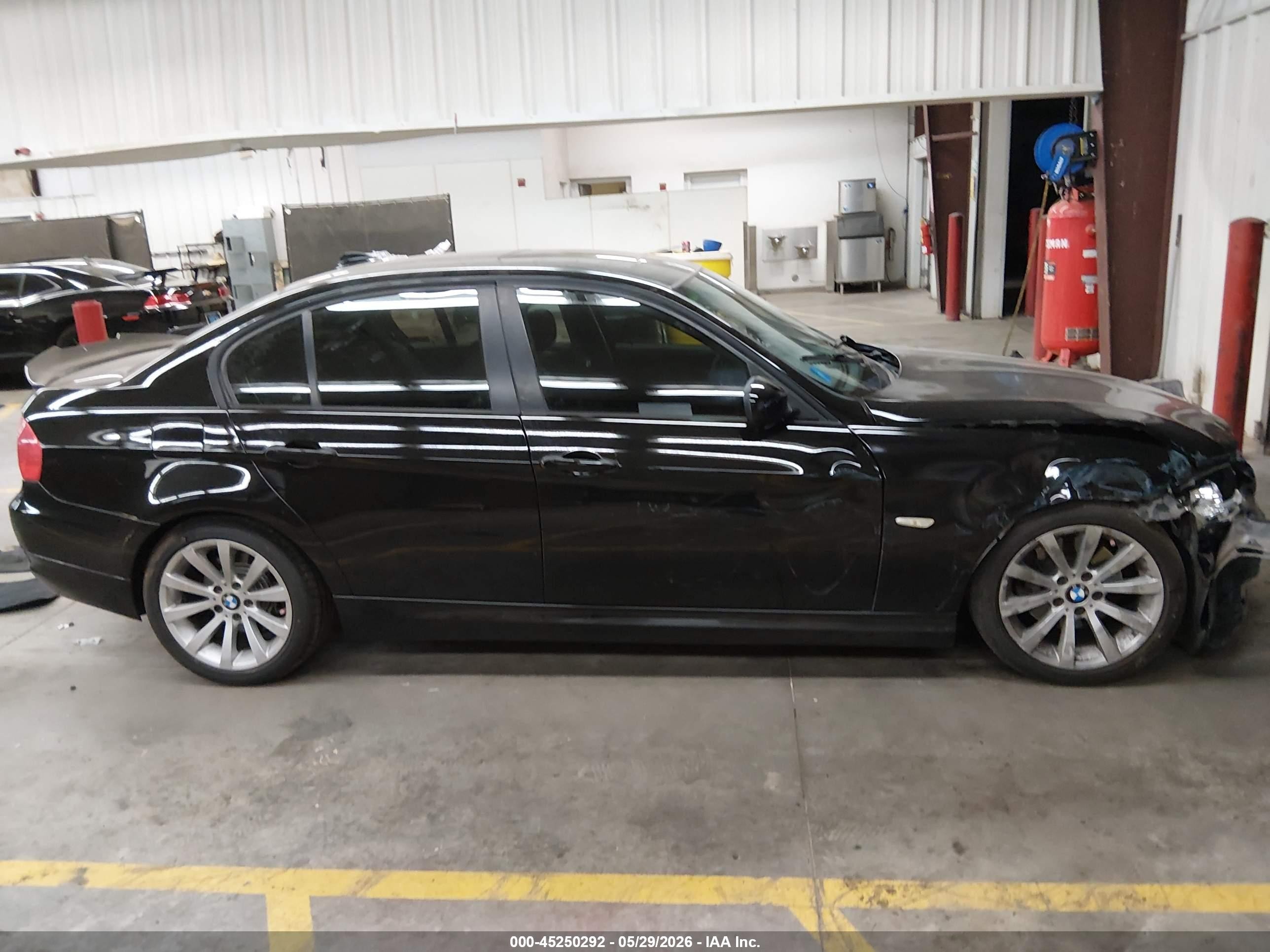 2011 Bmw 328i   Black vin: WBAPH5G57BNN59618