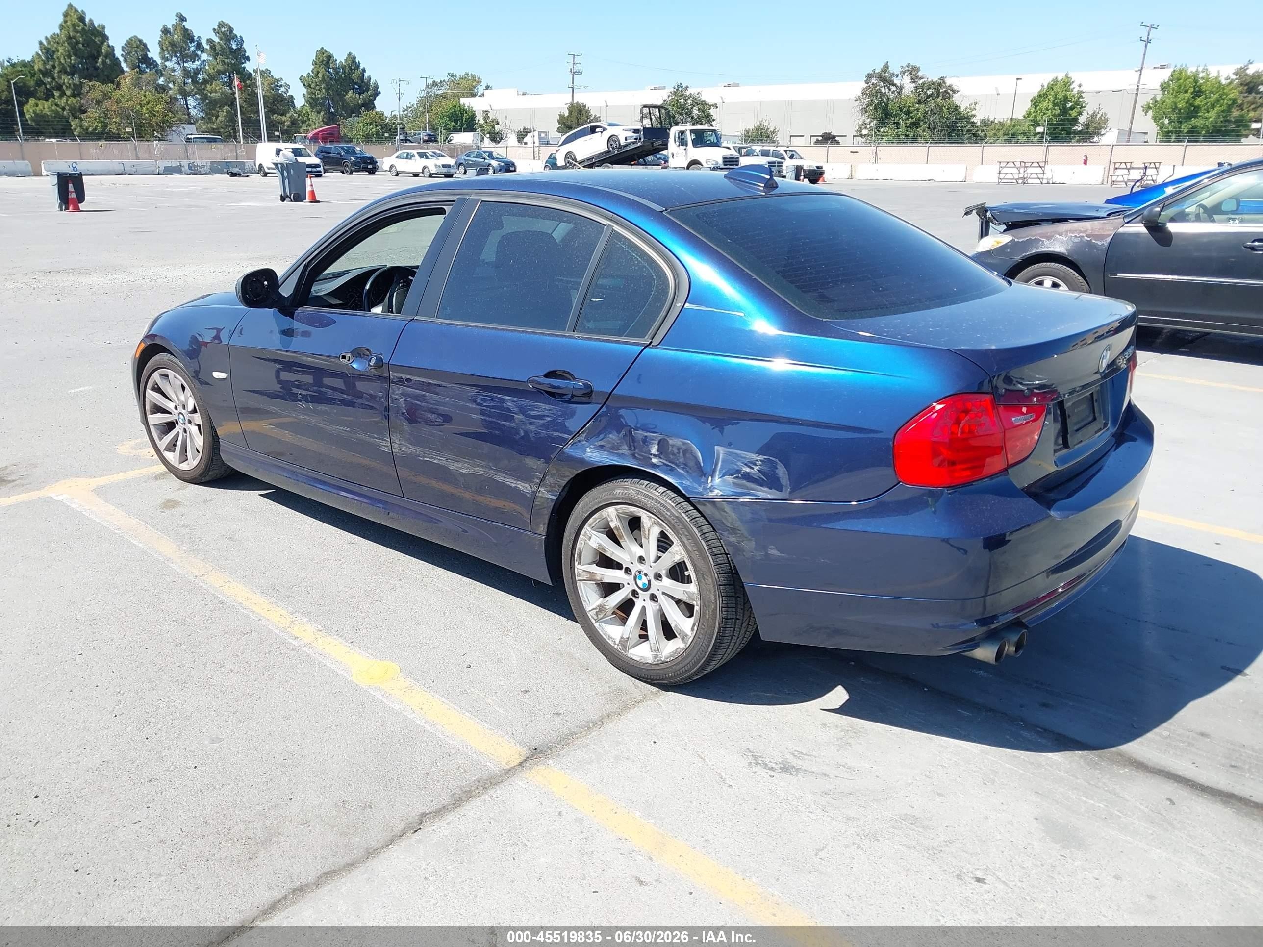 2011 Bmw 328i Blue vin: WBAPH5G58BNM73640