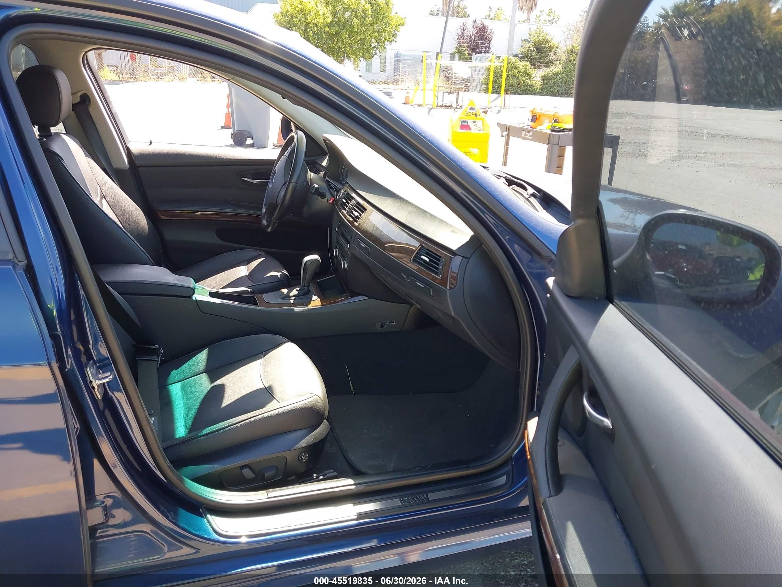 2011 Bmw 328i Blue vin: WBAPH5G58BNM73640