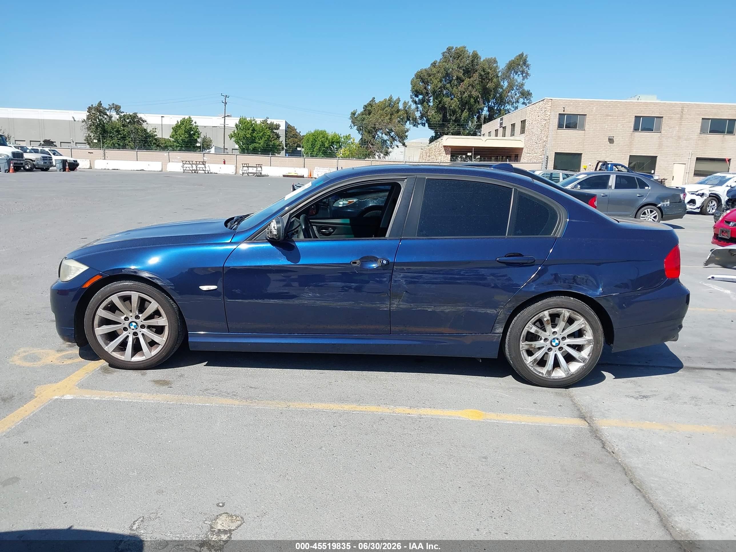 2011 Bmw 328i Blue vin: WBAPH5G58BNM73640