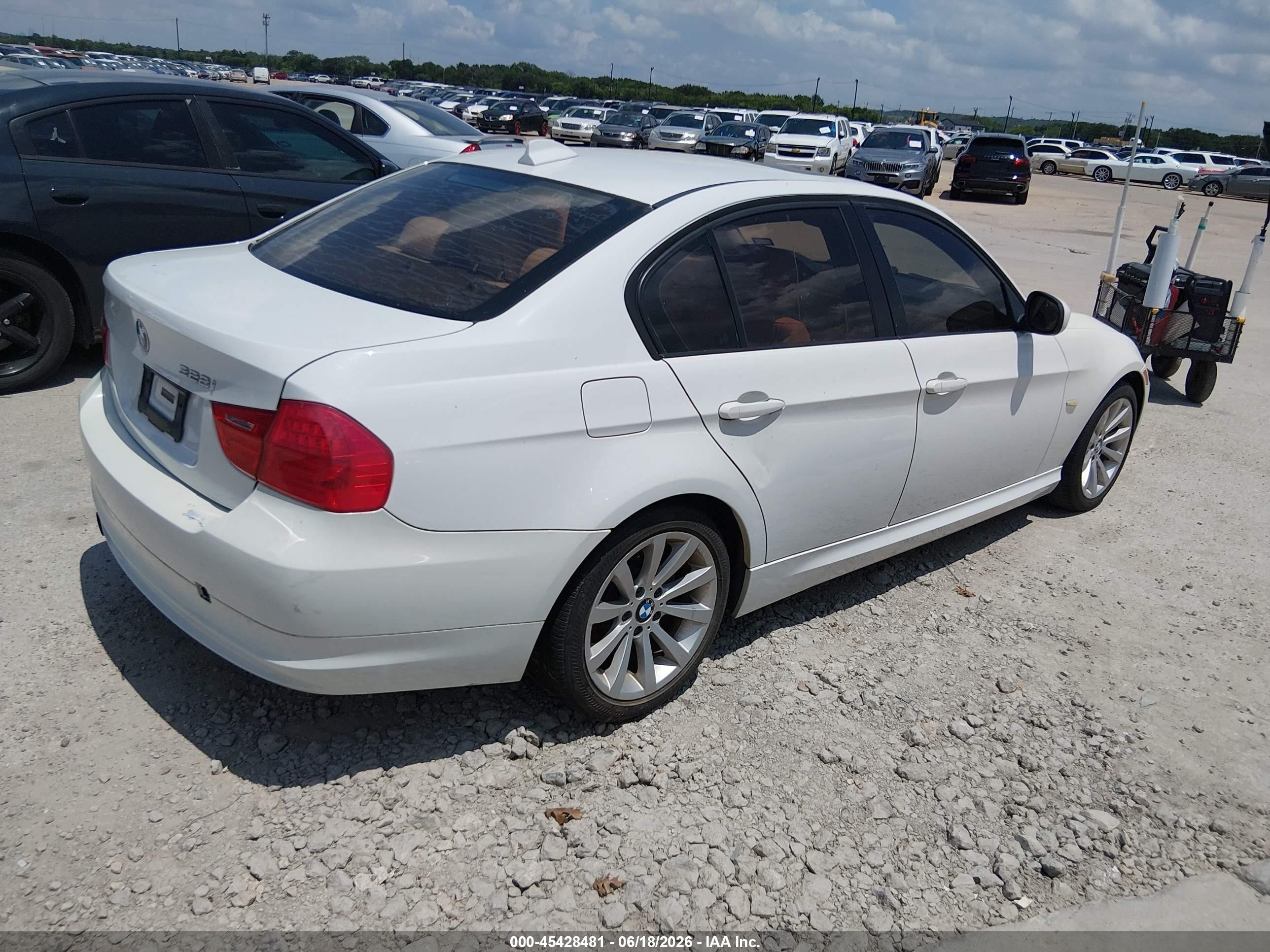2011 Bmw 328i   White vin: WBAPH5G59BNM77955