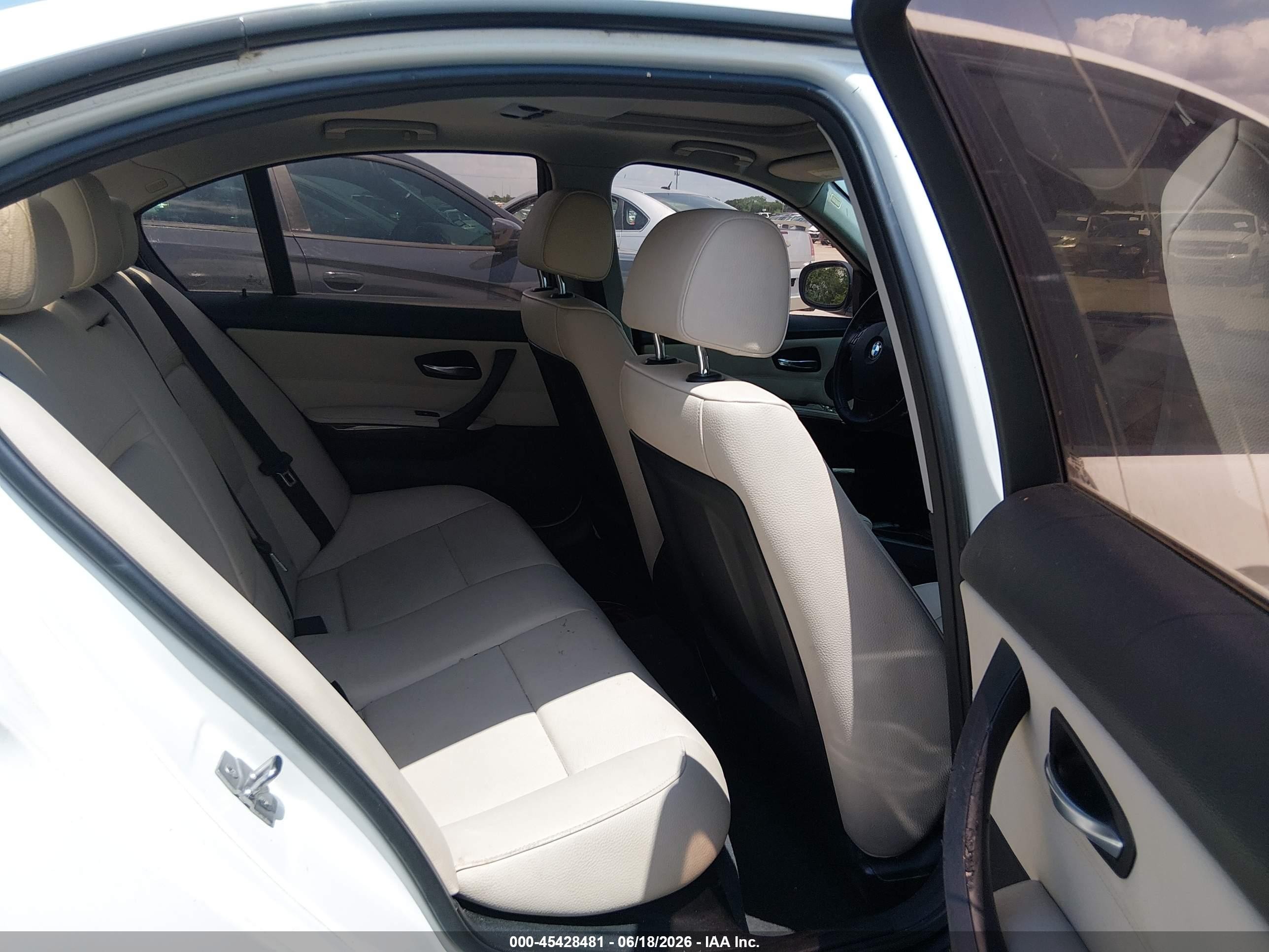 2011 Bmw 328i   White vin: WBAPH5G59BNM77955