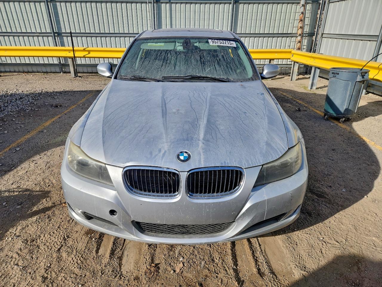 2011 Bmw Uk Silver vin: WBAPH5G59BNM82704