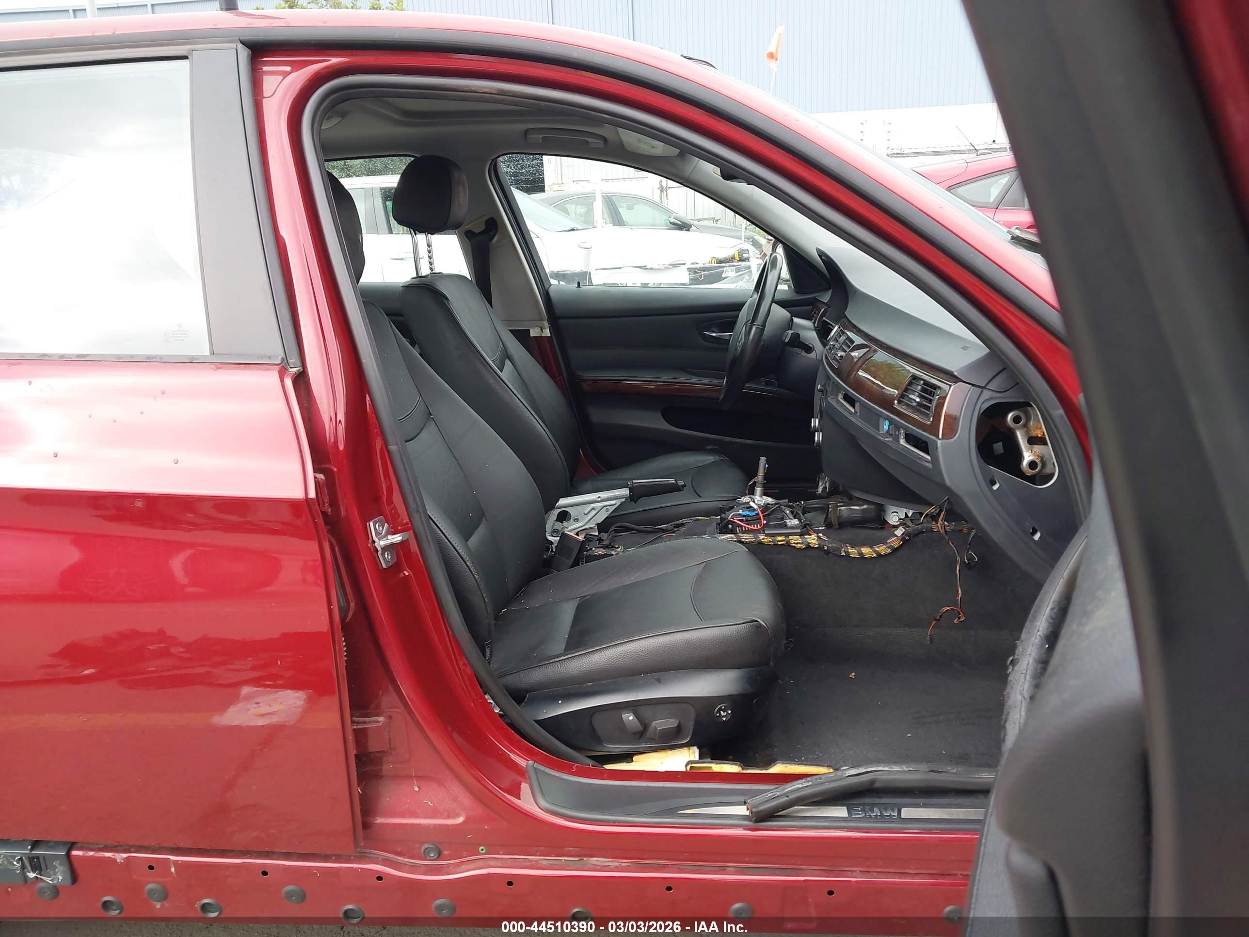 2011 Bmw 328i   Red vin: WBAPH5G5XBNM83005