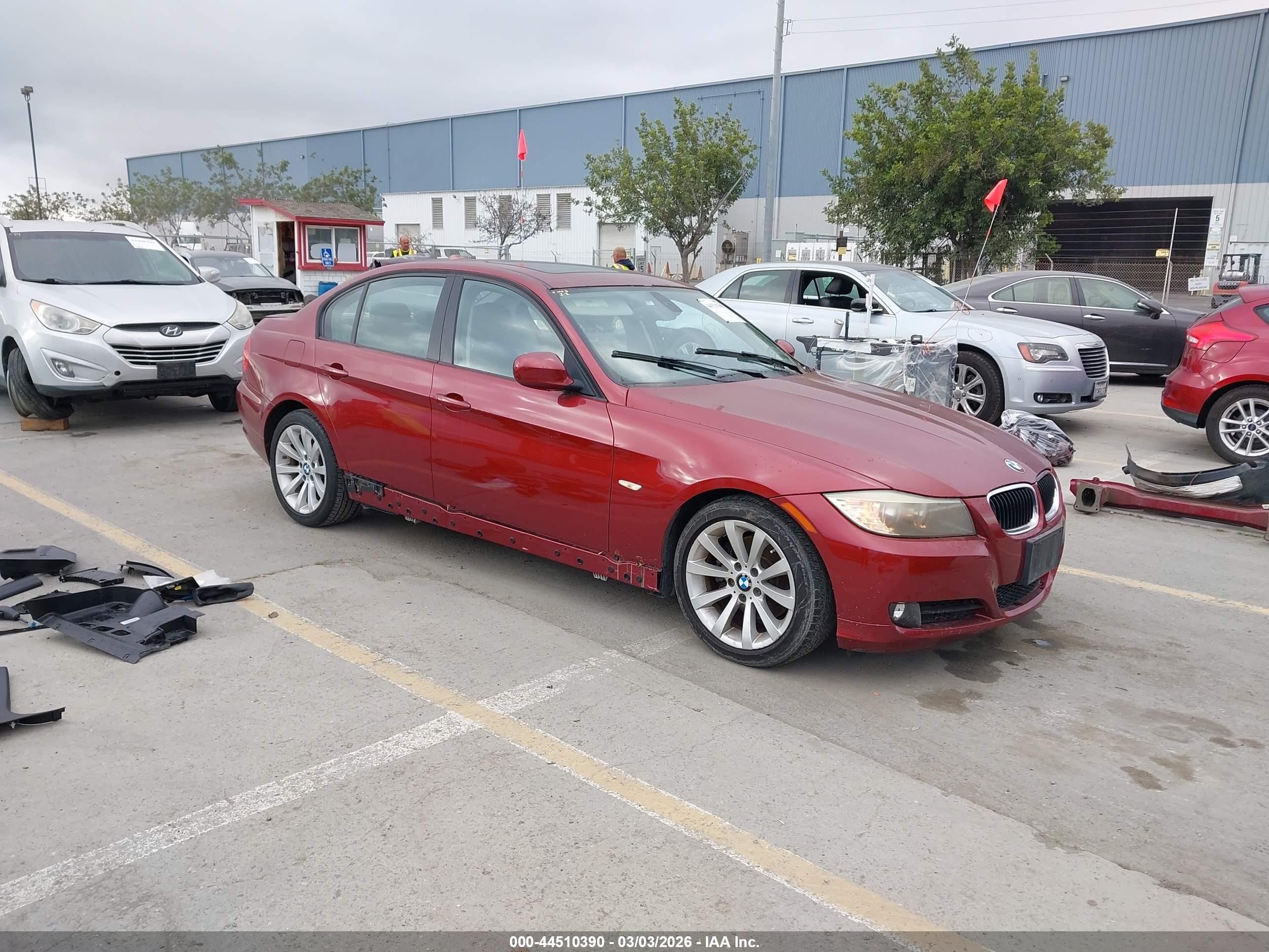 2011 Bmw 328i   Red vin: WBAPH5G5XBNM83005