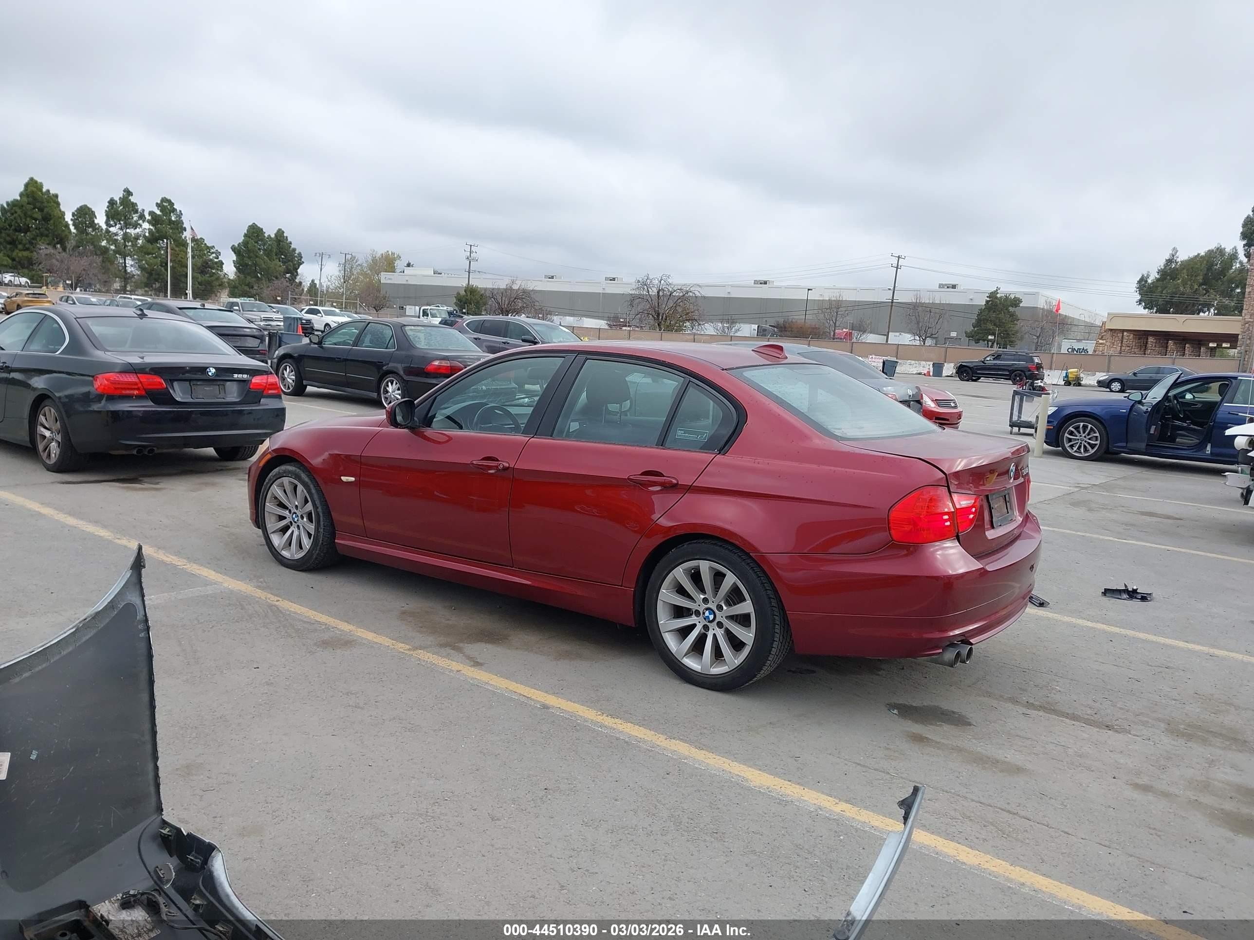 2011 Bmw 328i   Red vin: WBAPH5G5XBNM83005