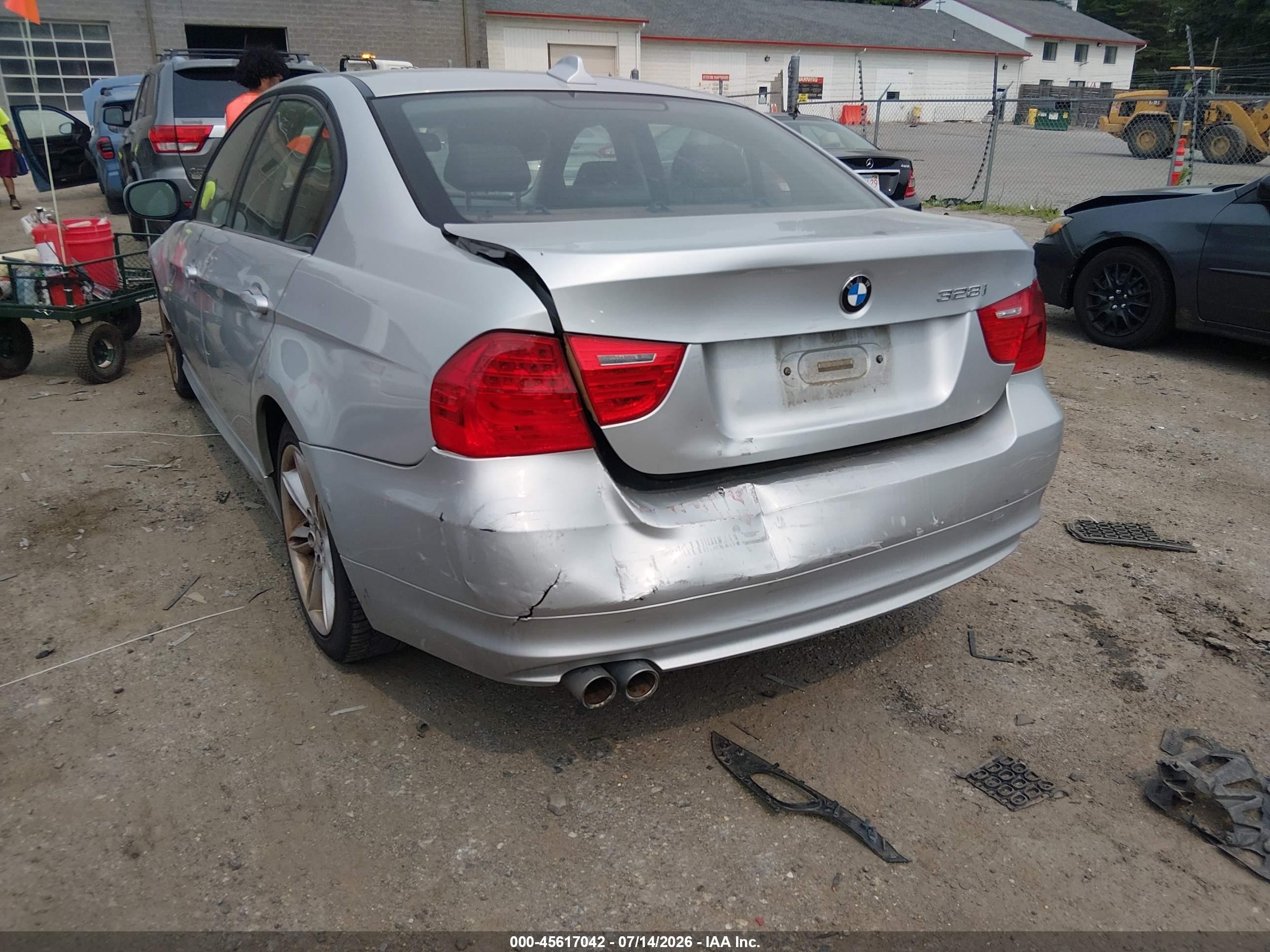 2009 Bmw 328i Silver vin: WBAPH77509NL82660