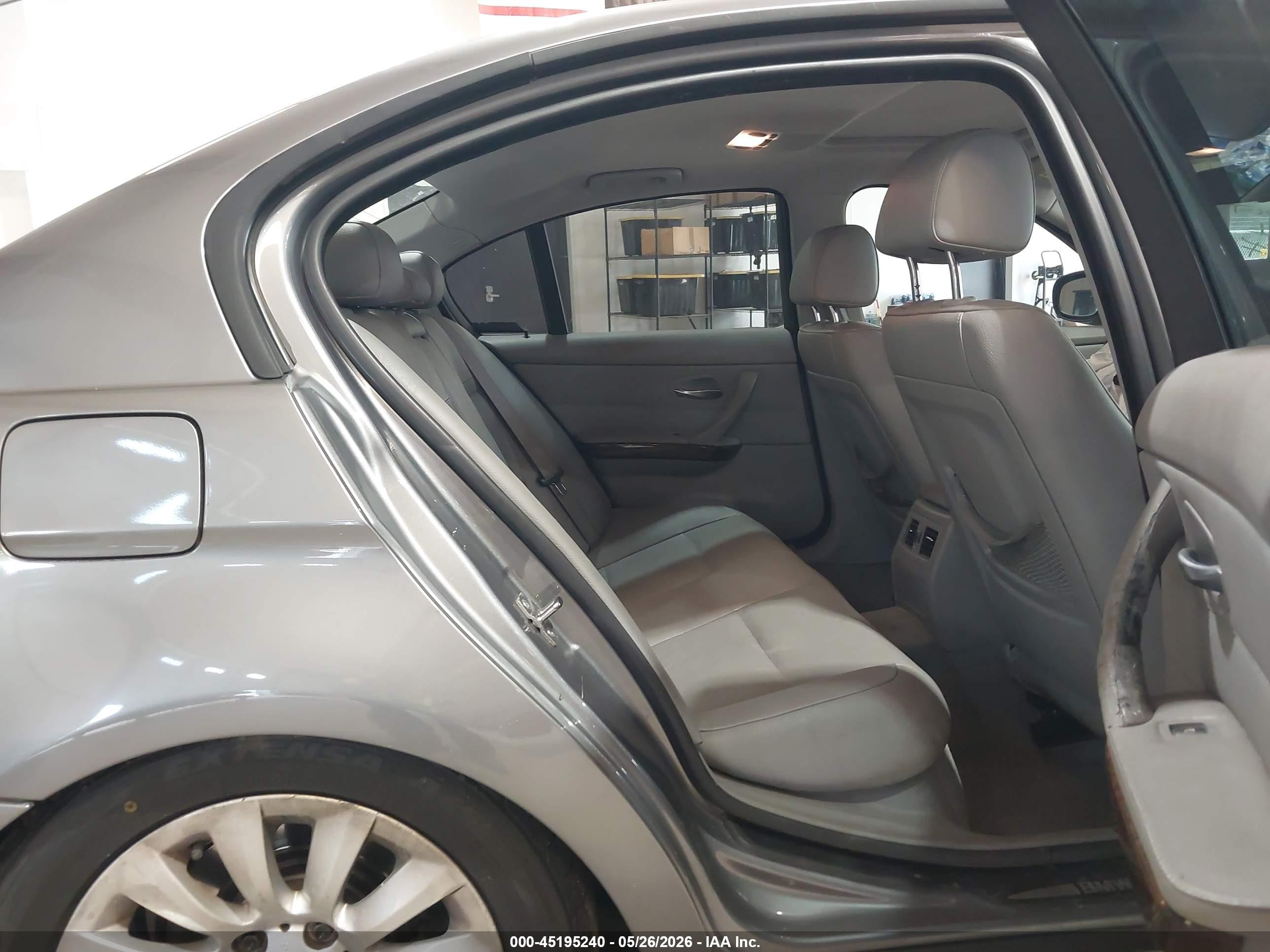2009 Bmw 328i   Silver vin: WBAPH77509NM47152