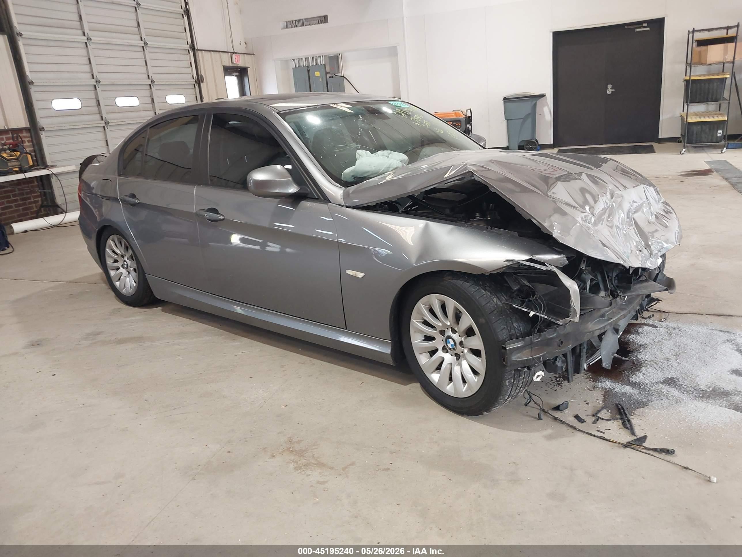 2009 Bmw 328i   Silver vin: WBAPH77509NM47152