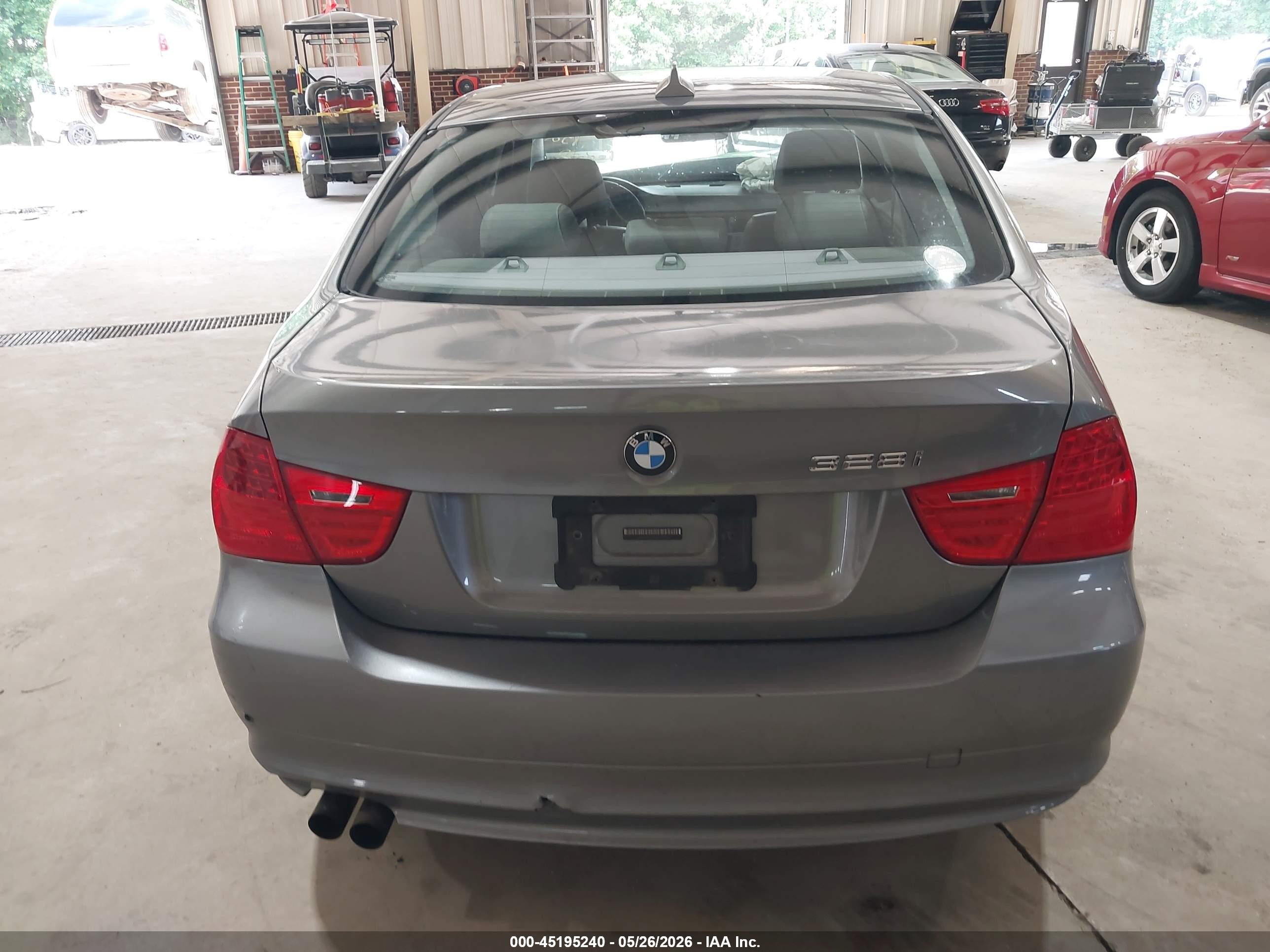 2009 Bmw 328i   Silver vin: WBAPH77509NM47152