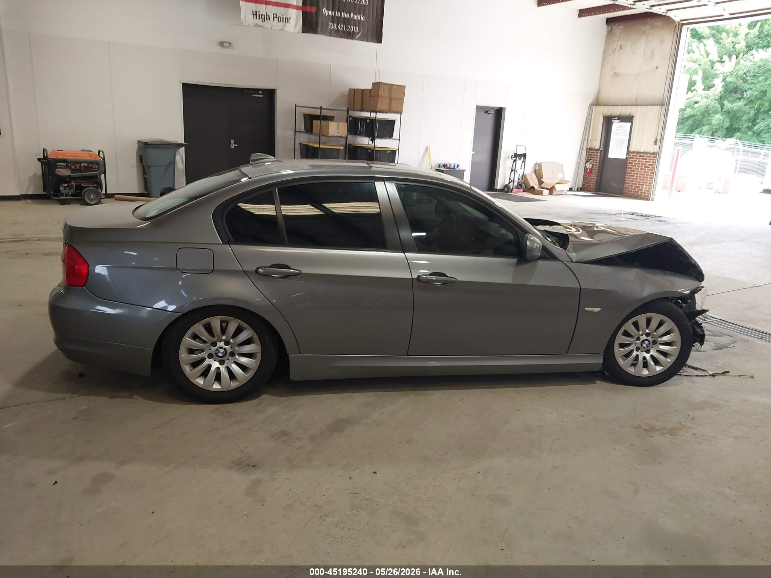 2009 Bmw 328i   Silver vin: WBAPH77509NM47152