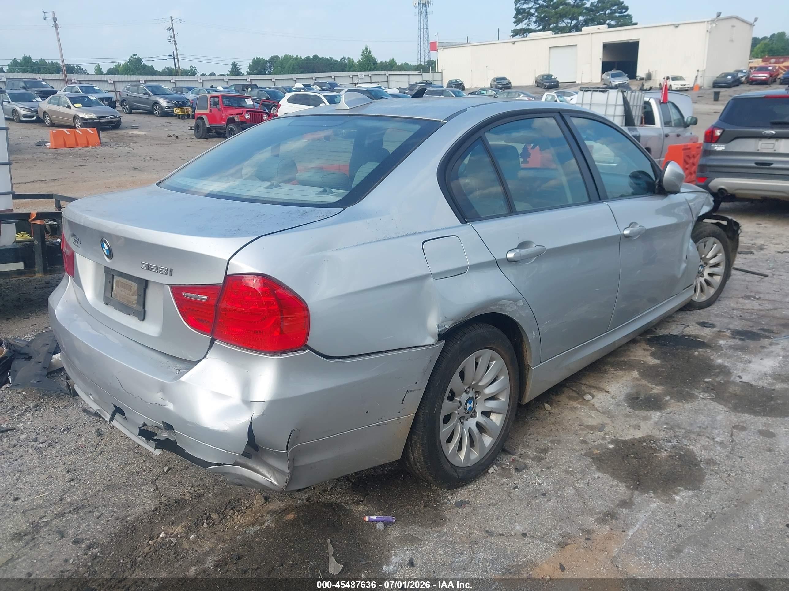 2009 Bmw 328i Silver vin: WBAPH77559NM45042
