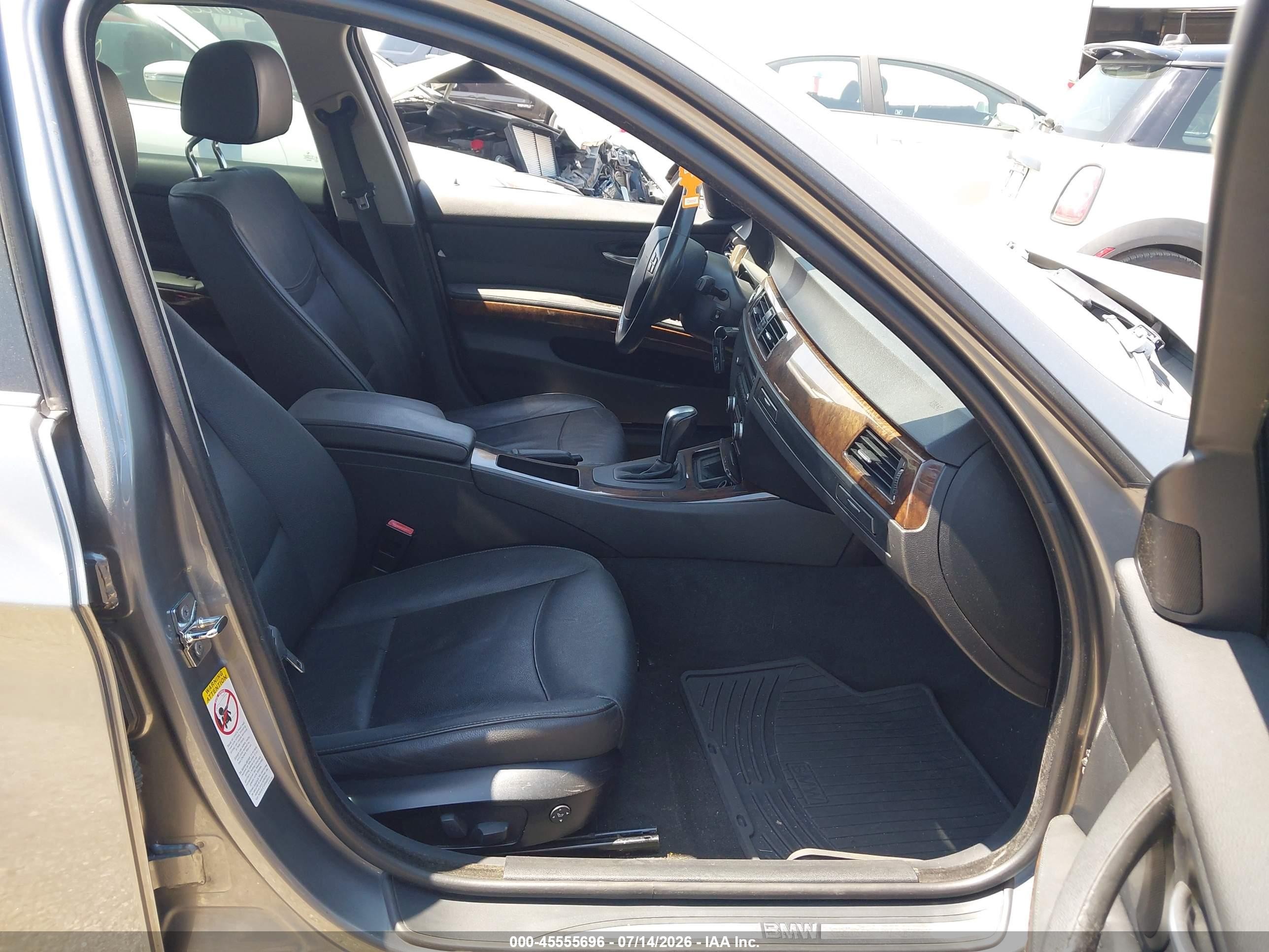2009 Bmw 328i   Silver vin: WBAPH77569NL83313
