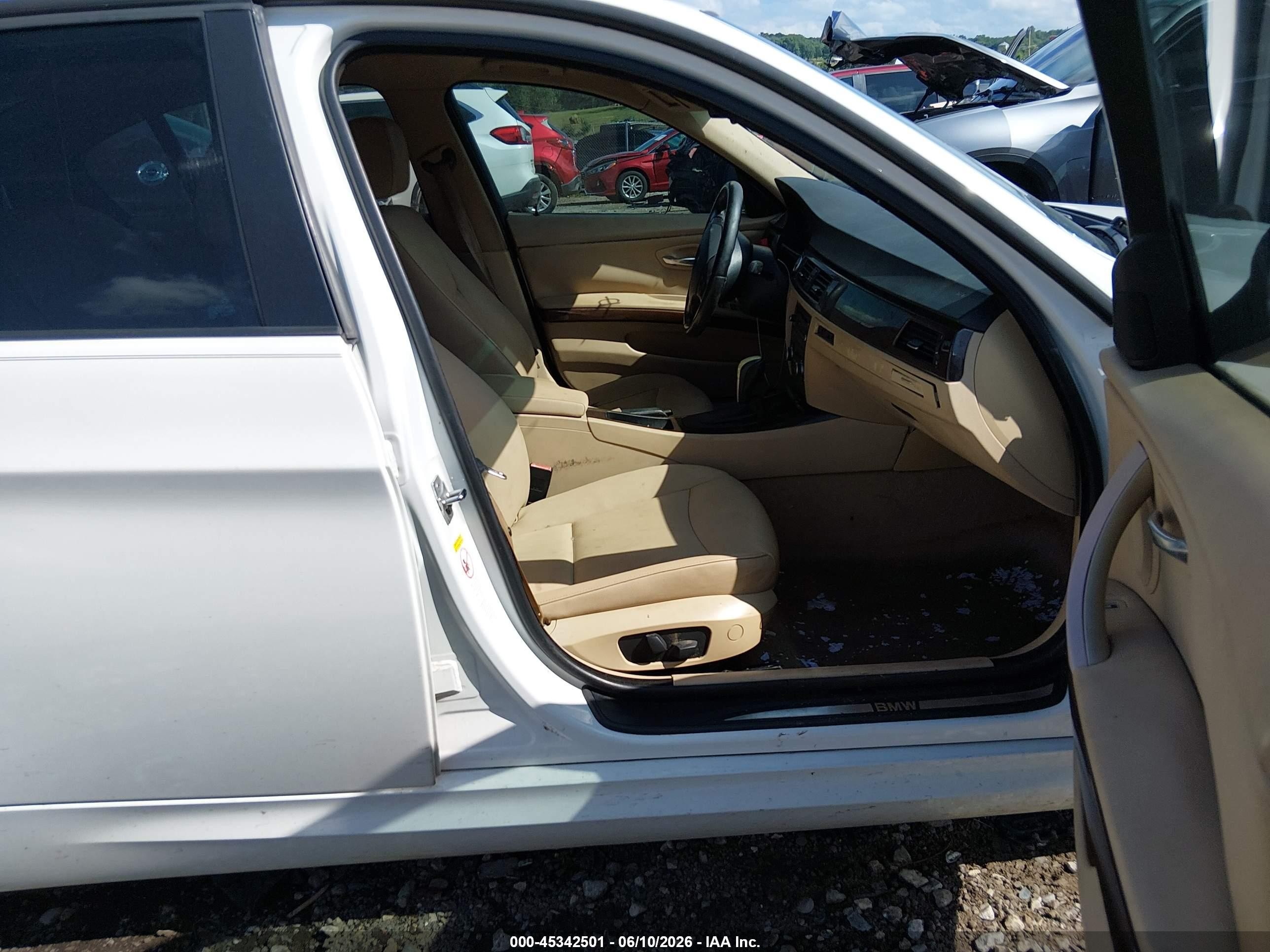 2009 Bmw 328i   White vin: WBAPH77589NL82888