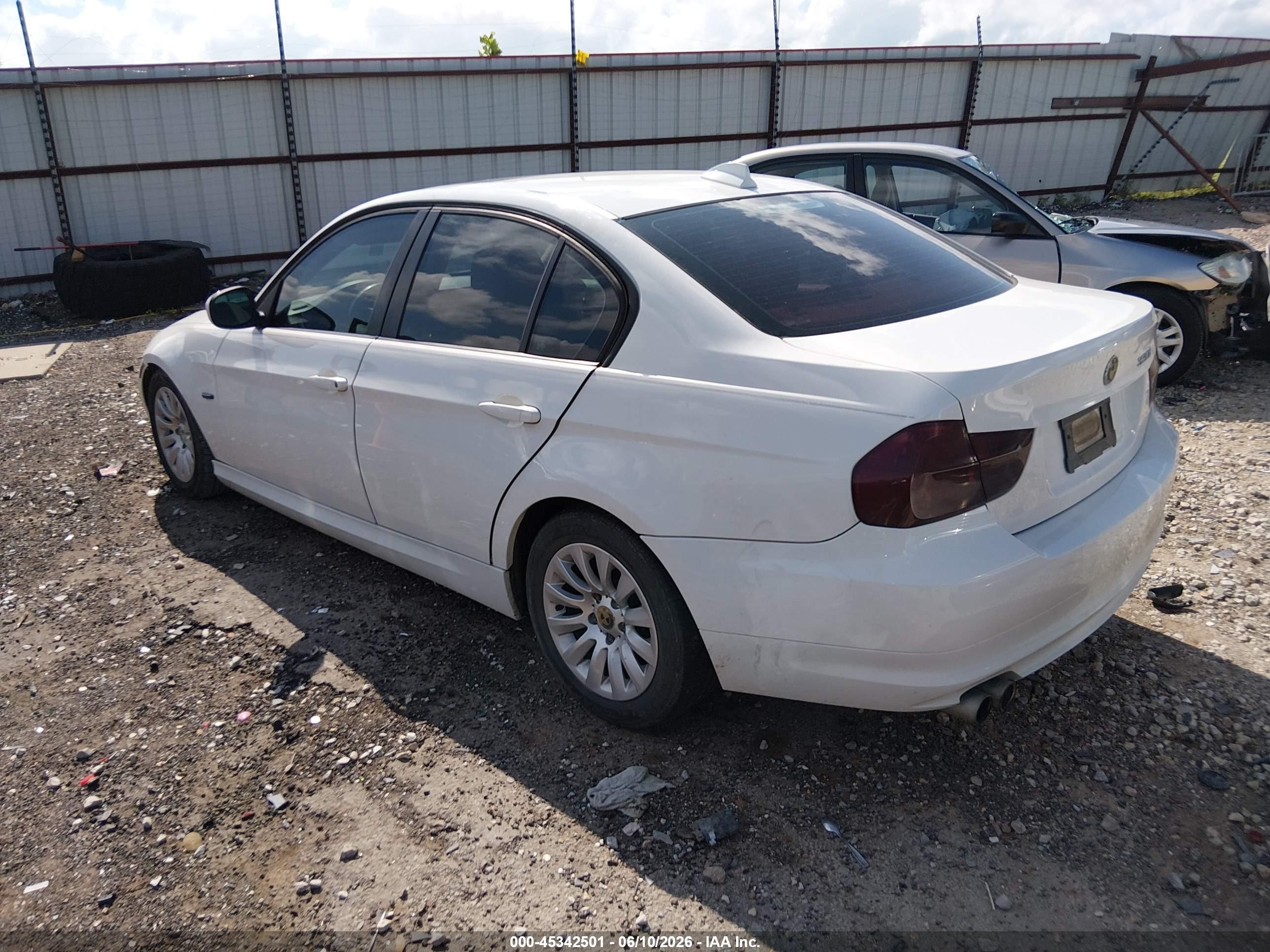 2009 Bmw 328i   White vin: WBAPH77589NL82888