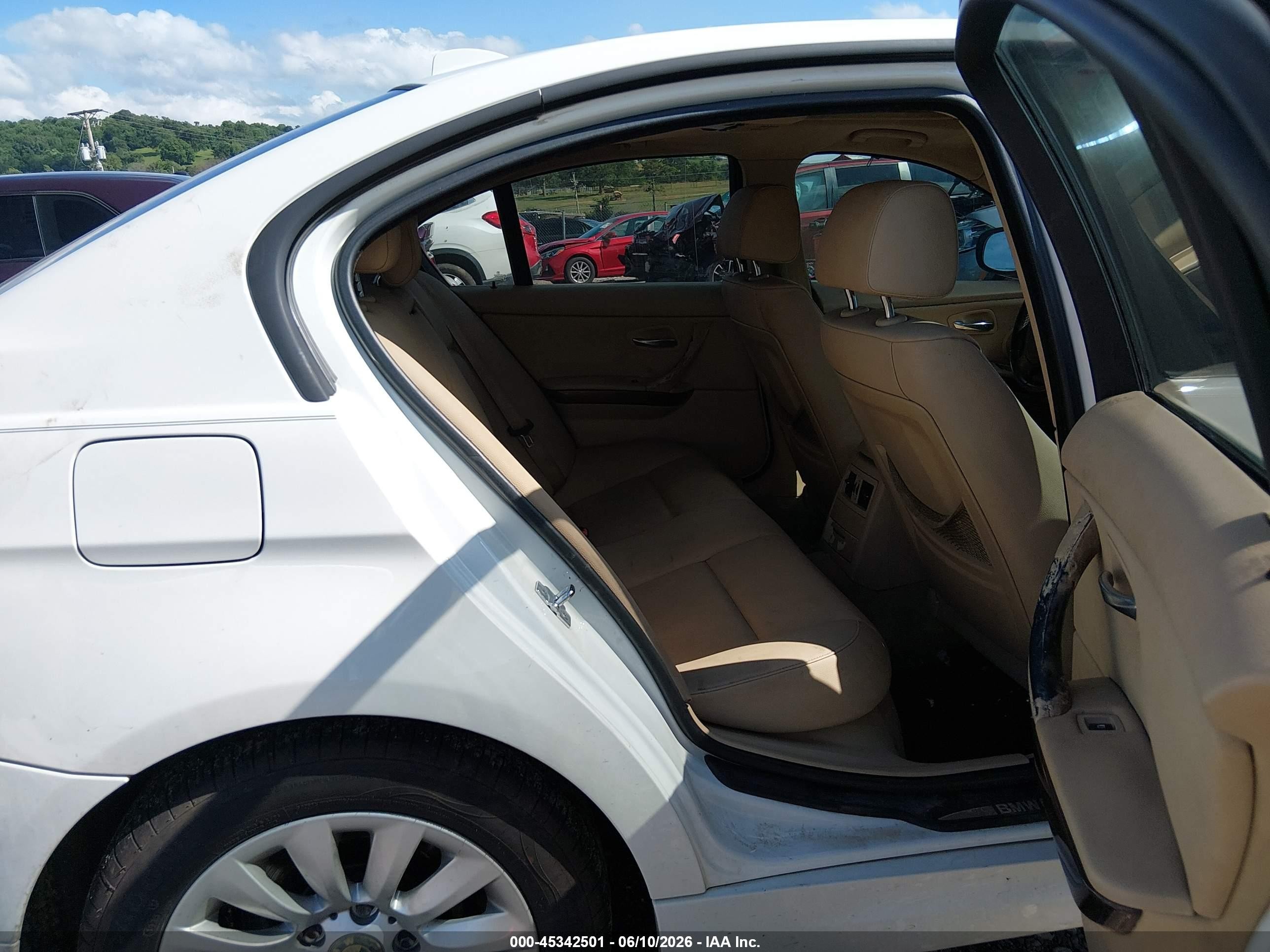 2009 Bmw 328i   White vin: WBAPH77589NL82888