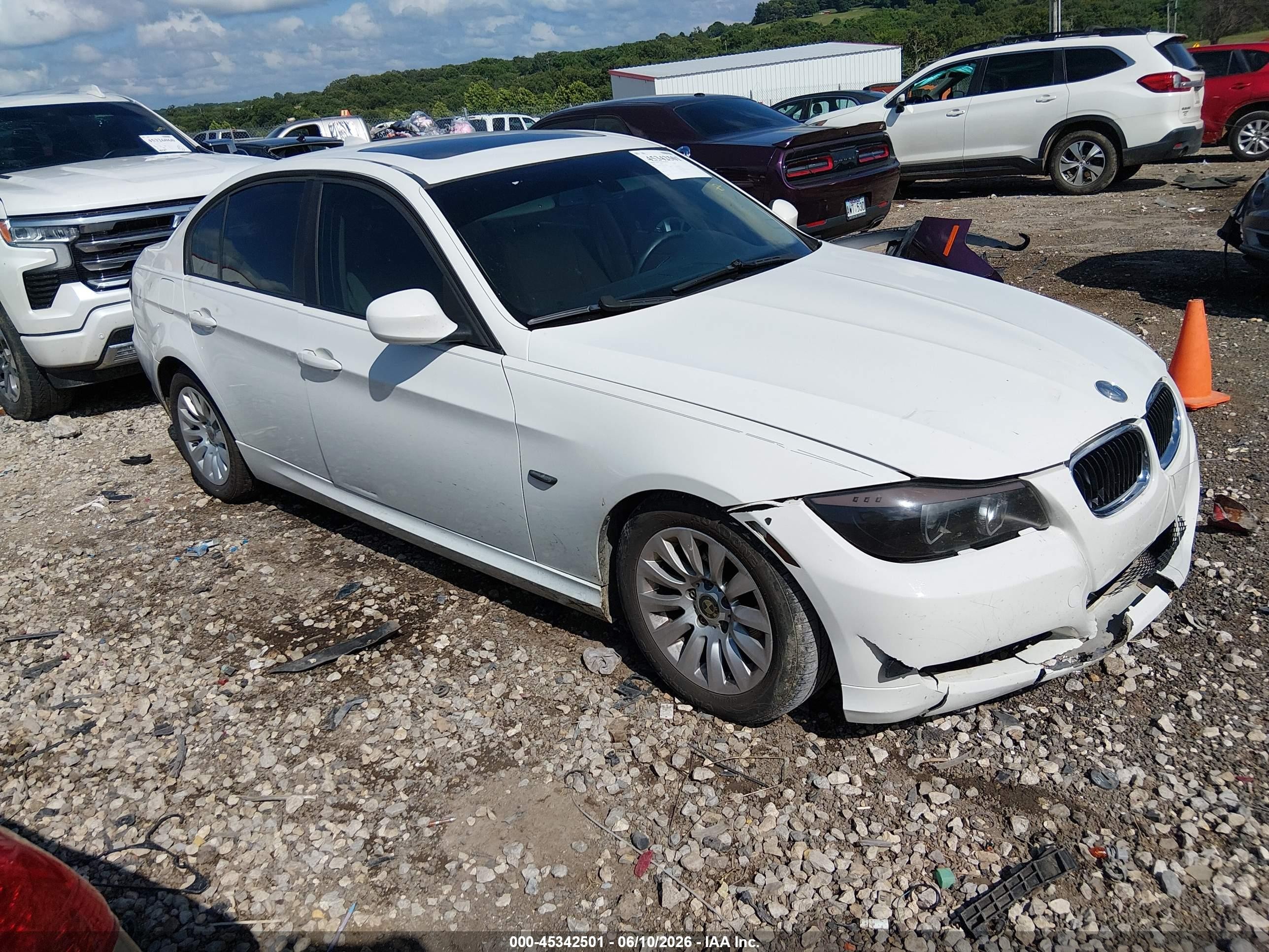 2009 Bmw 328i   Белый vin: WBAPH77589NL82888
