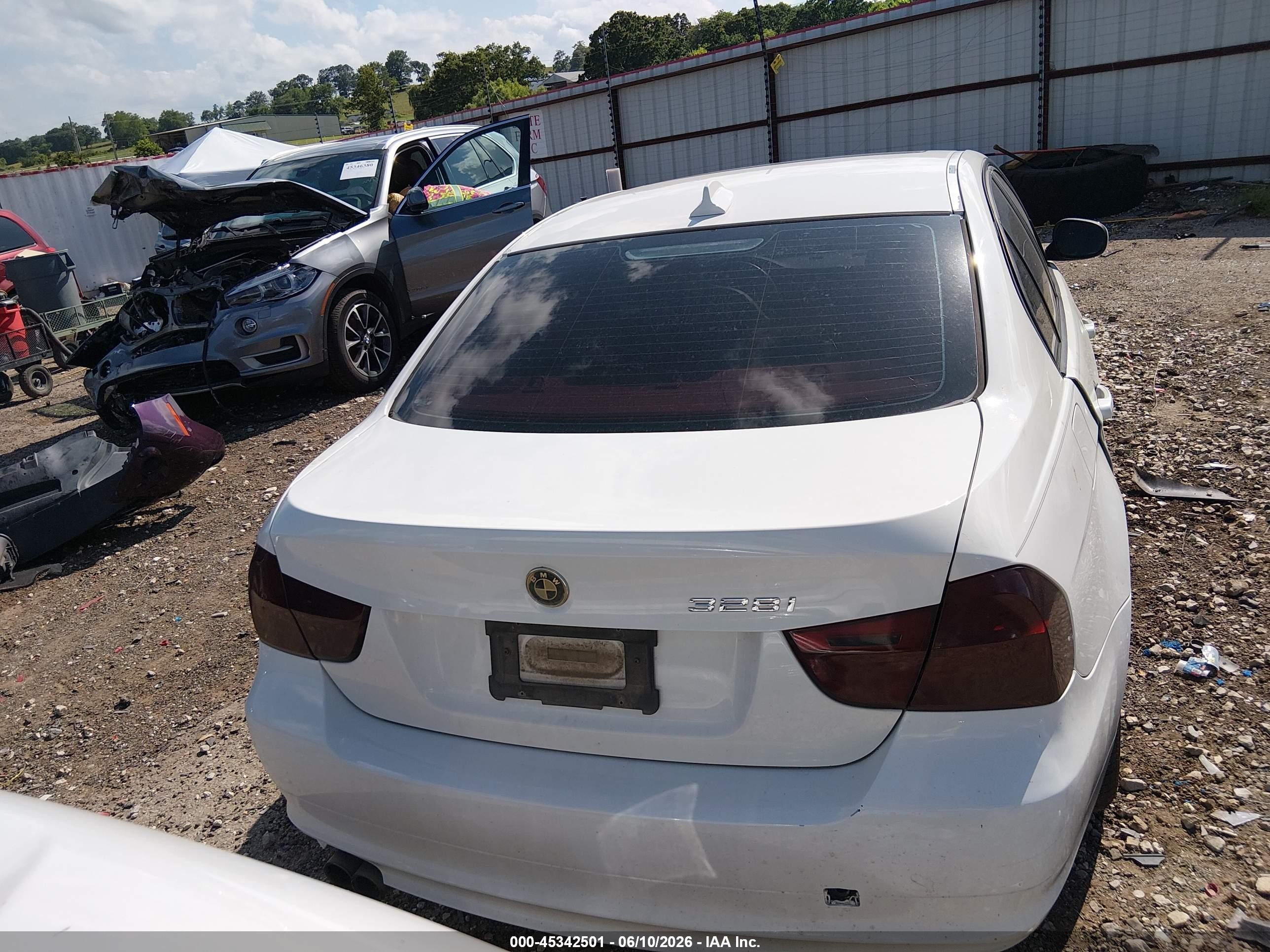 2009 Bmw 328i   White vin: WBAPH77589NL82888