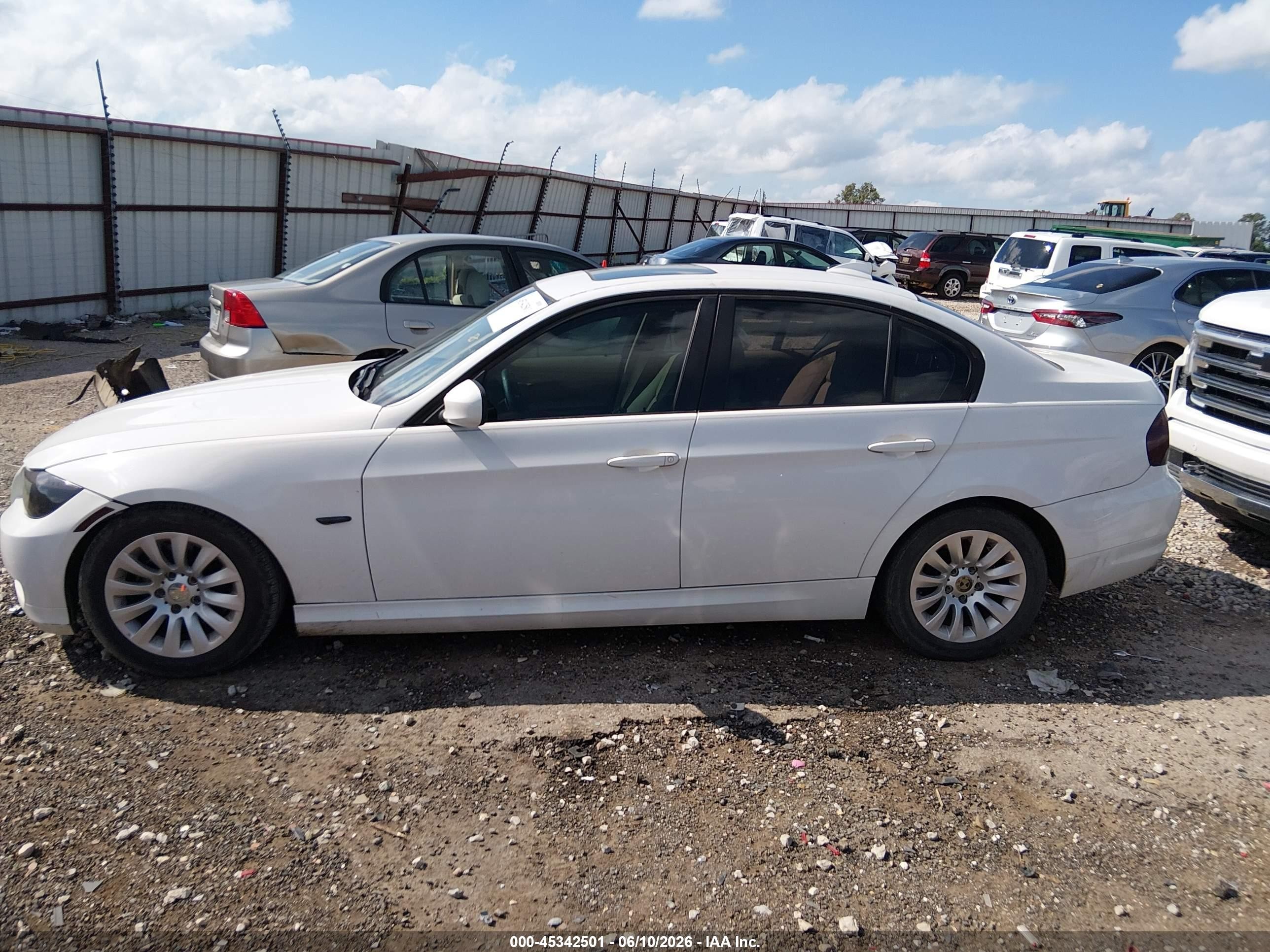 2009 Bmw 328i   White vin: WBAPH77589NL82888