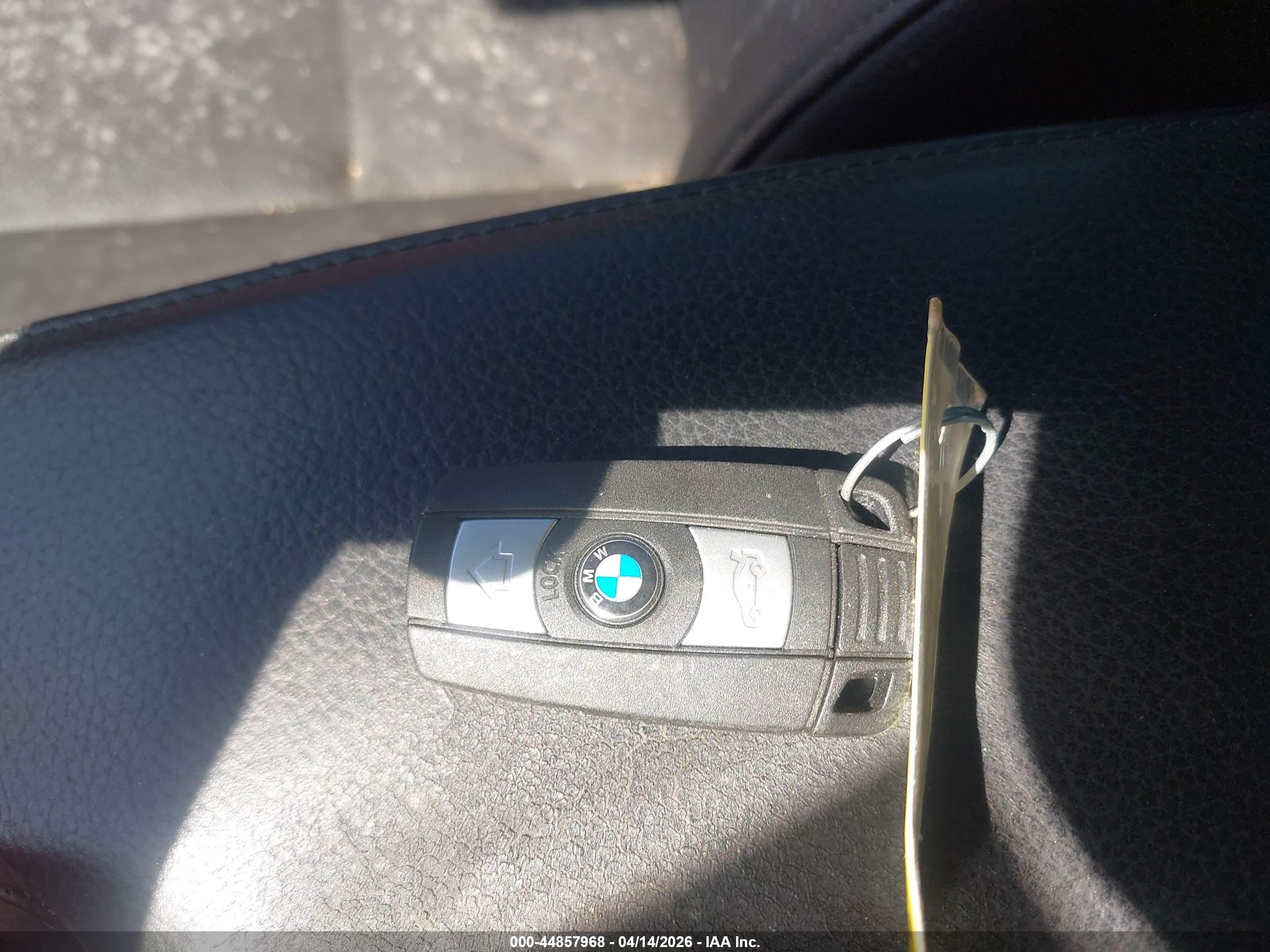 2009 Bmw 328i   Red vin: WBAPH775X9NM45196