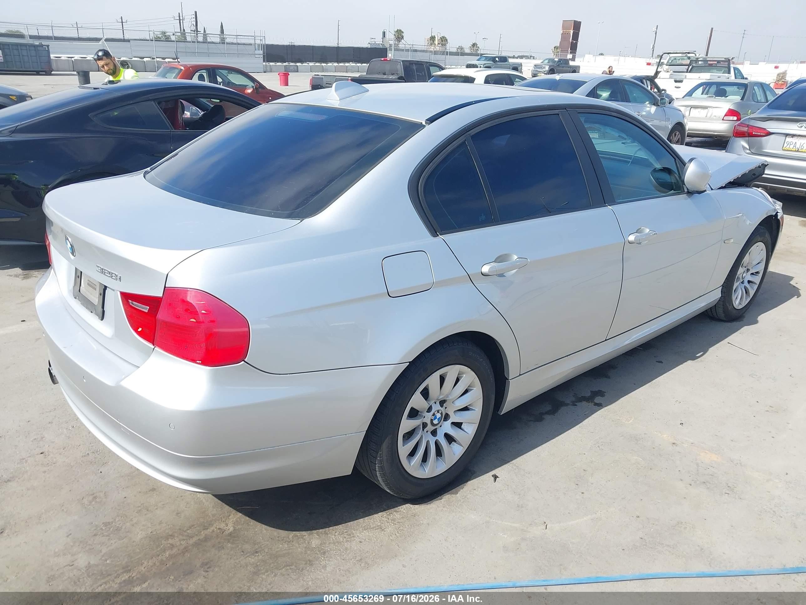 2009 Bmw 328i   Silver vin: WBAPH775X9NM47742