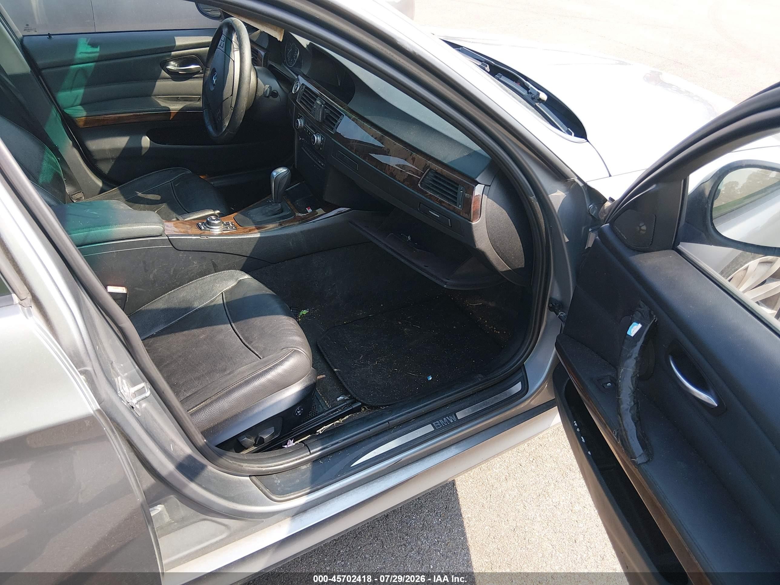2011 Bmw 328i   Серый vin: WBAPH7C50BE461712