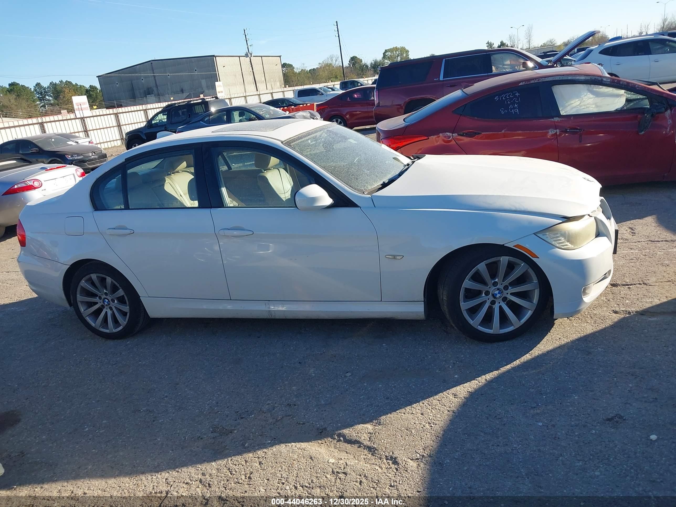 2011 Bmw 328i   White vin: WBAPH7C51BE675009