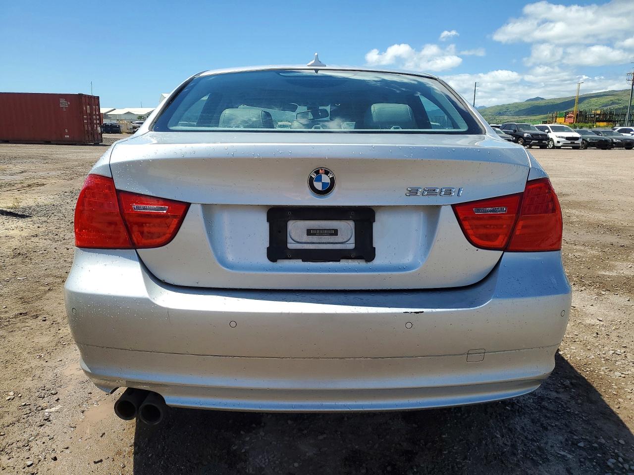 2011 Bmw 328 I Silver vin: WBAPH7C51BE852223