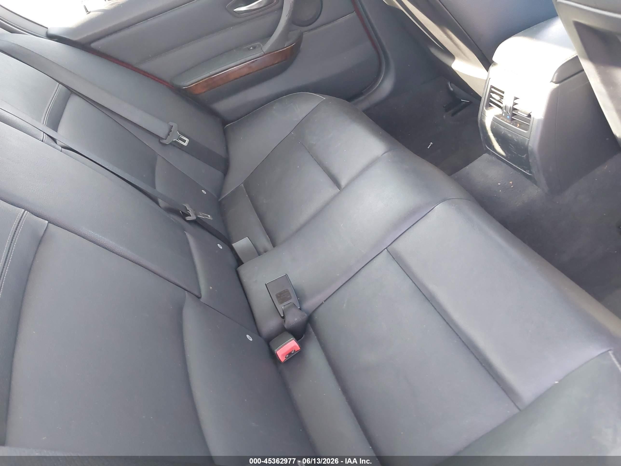 2011 Bmw 328i   Burgundy vin: WBAPH7C52BE674550