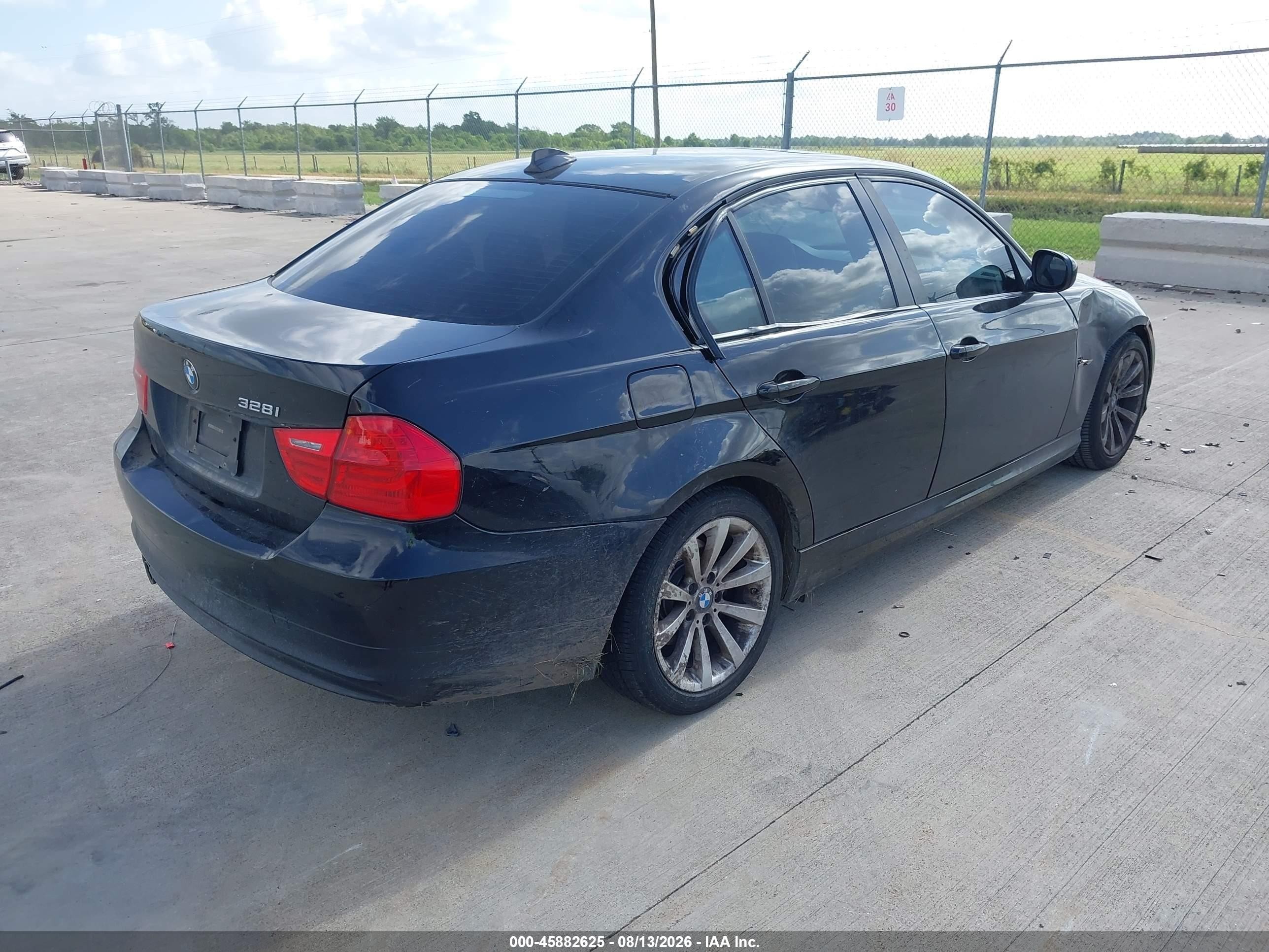 2011 Bmw 328i   Black vin: WBAPH7C52BE675004