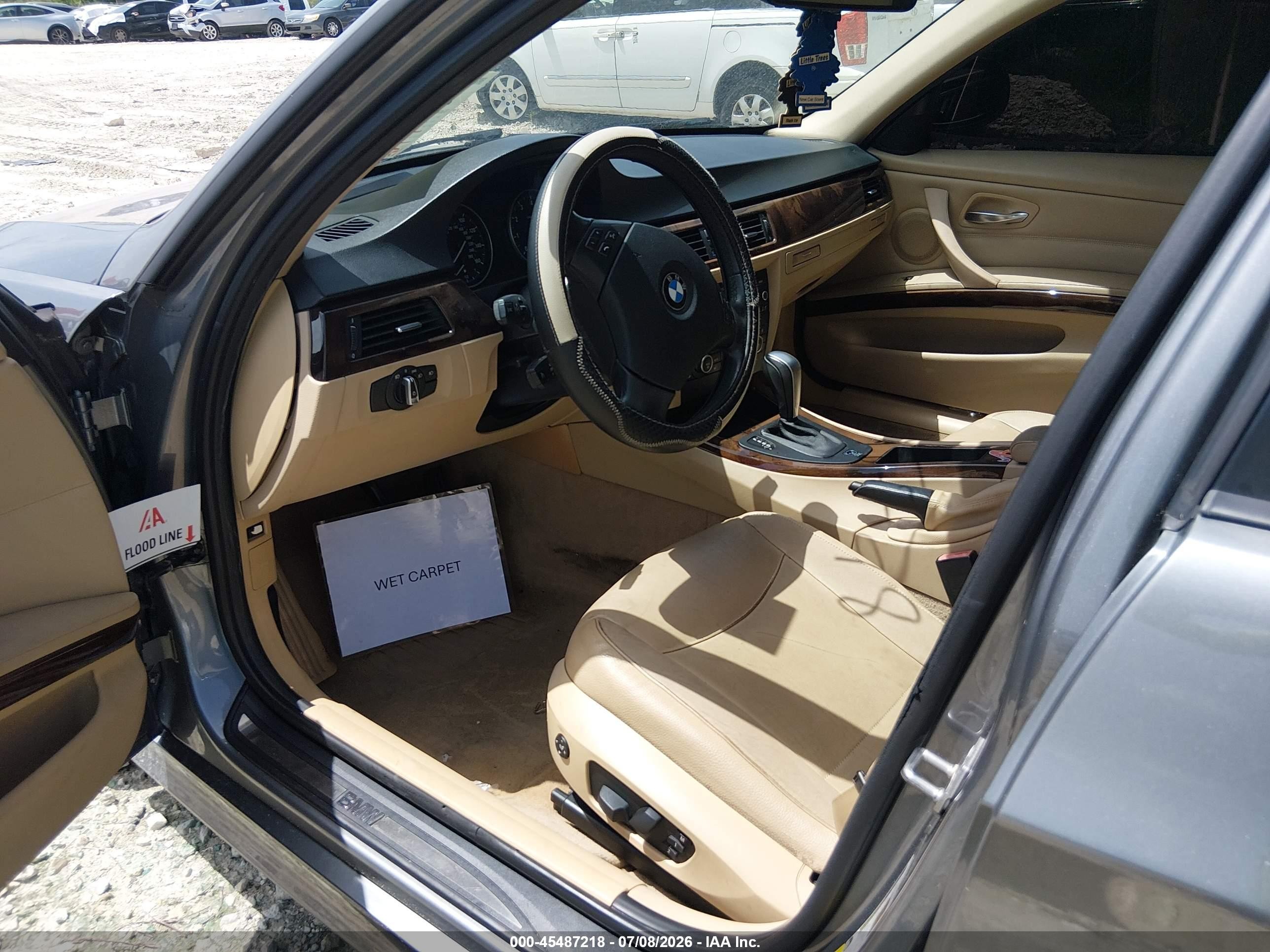 2011 Bmw 328i   Silver vin: WBAPH7C52BE680381