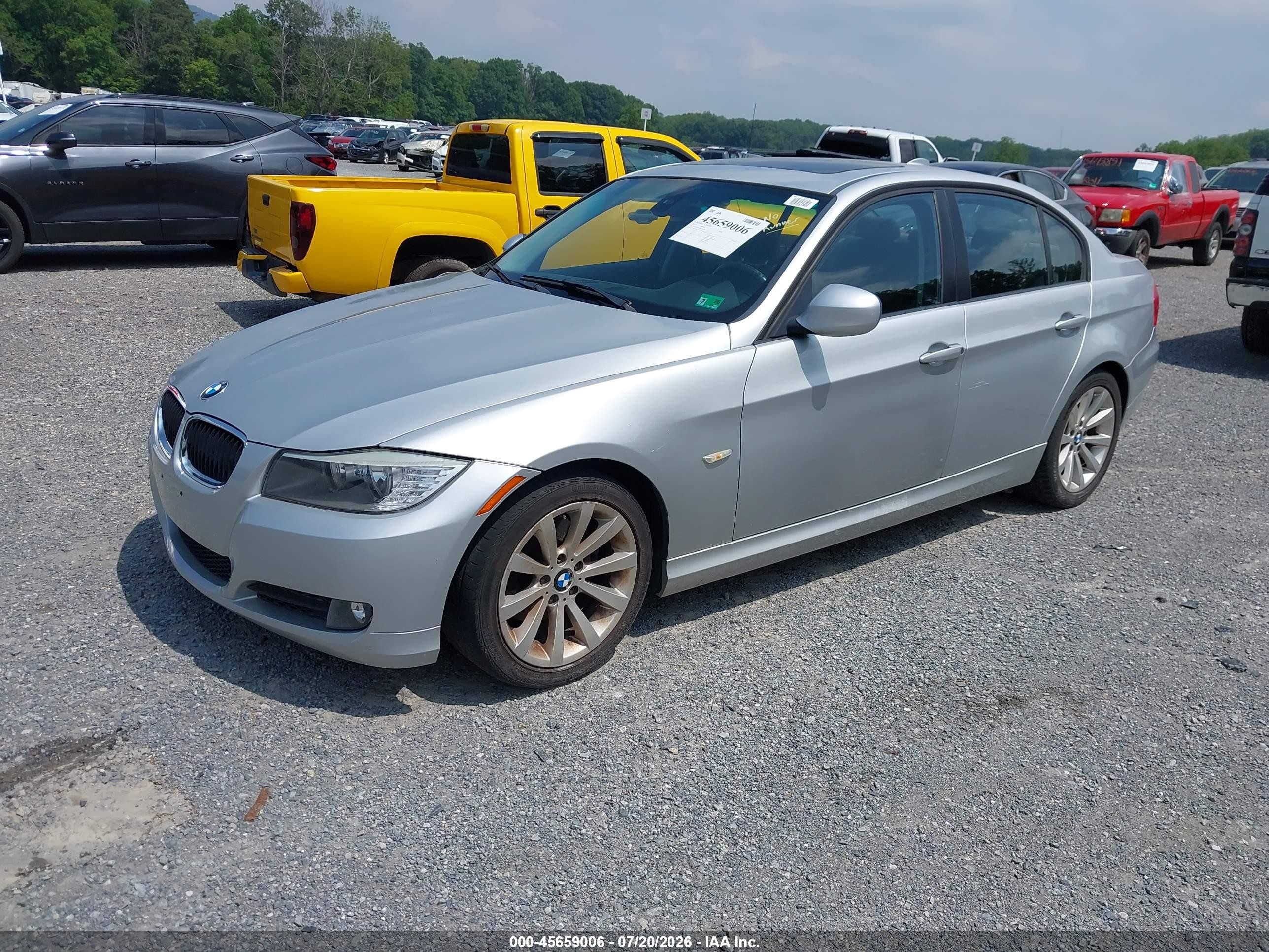 2011 Bmw 328i   Silver vin: WBAPH7C54BE460790