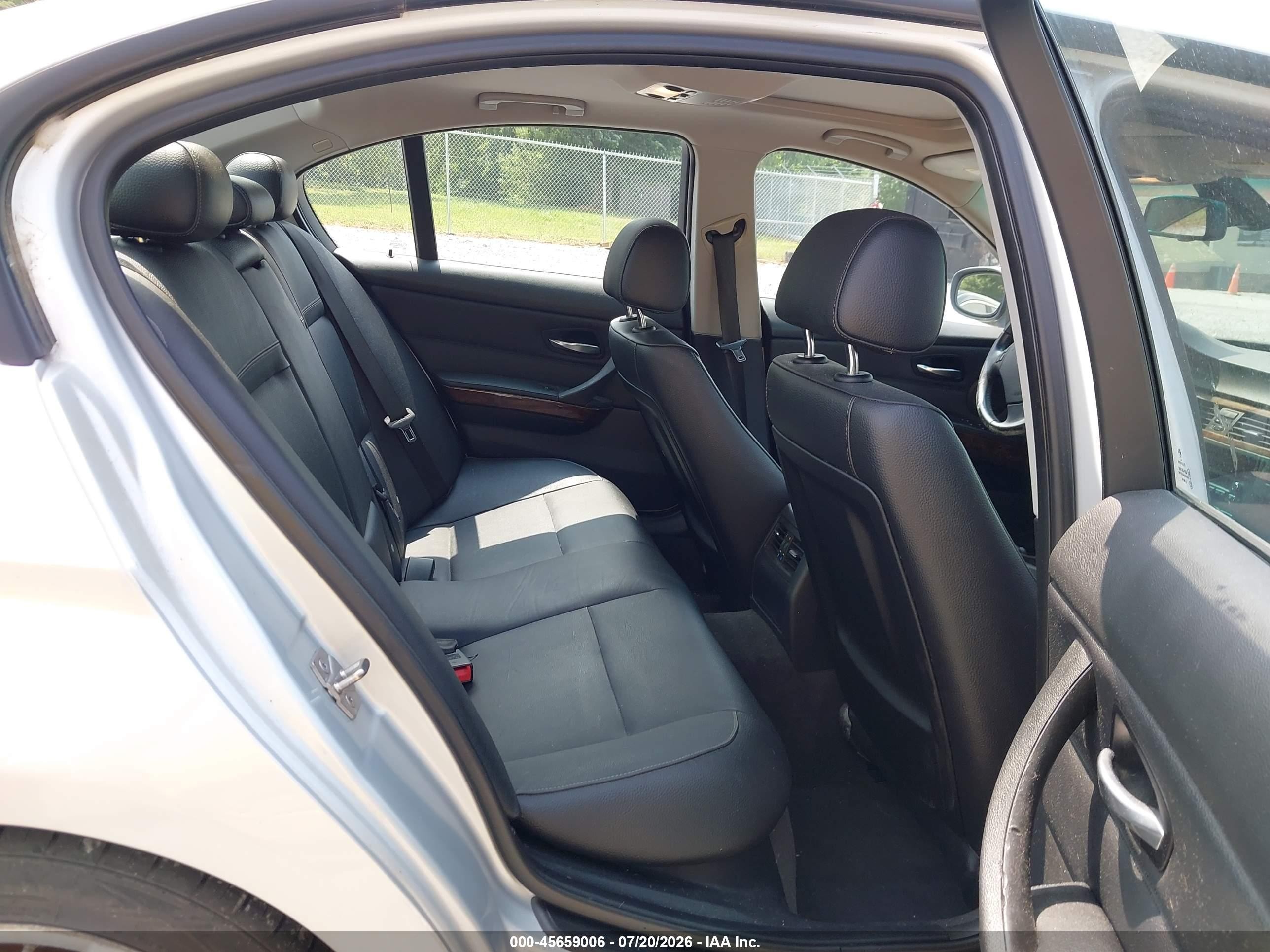 2011 Bmw 328i   Silver vin: WBAPH7C54BE460790