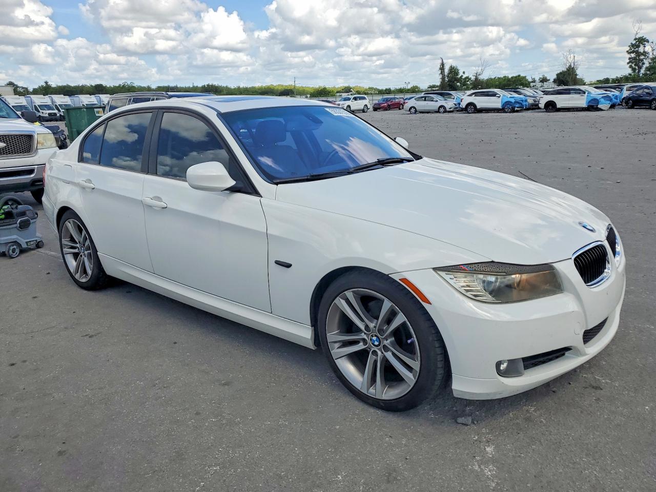 2011 Bmw 328 I White vin: WBAPH7C54BE674517
