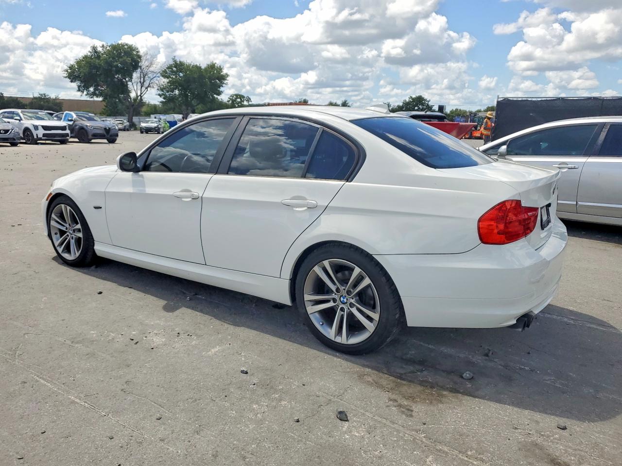 2011 Bmw 328 I White vin: WBAPH7C54BE674517
