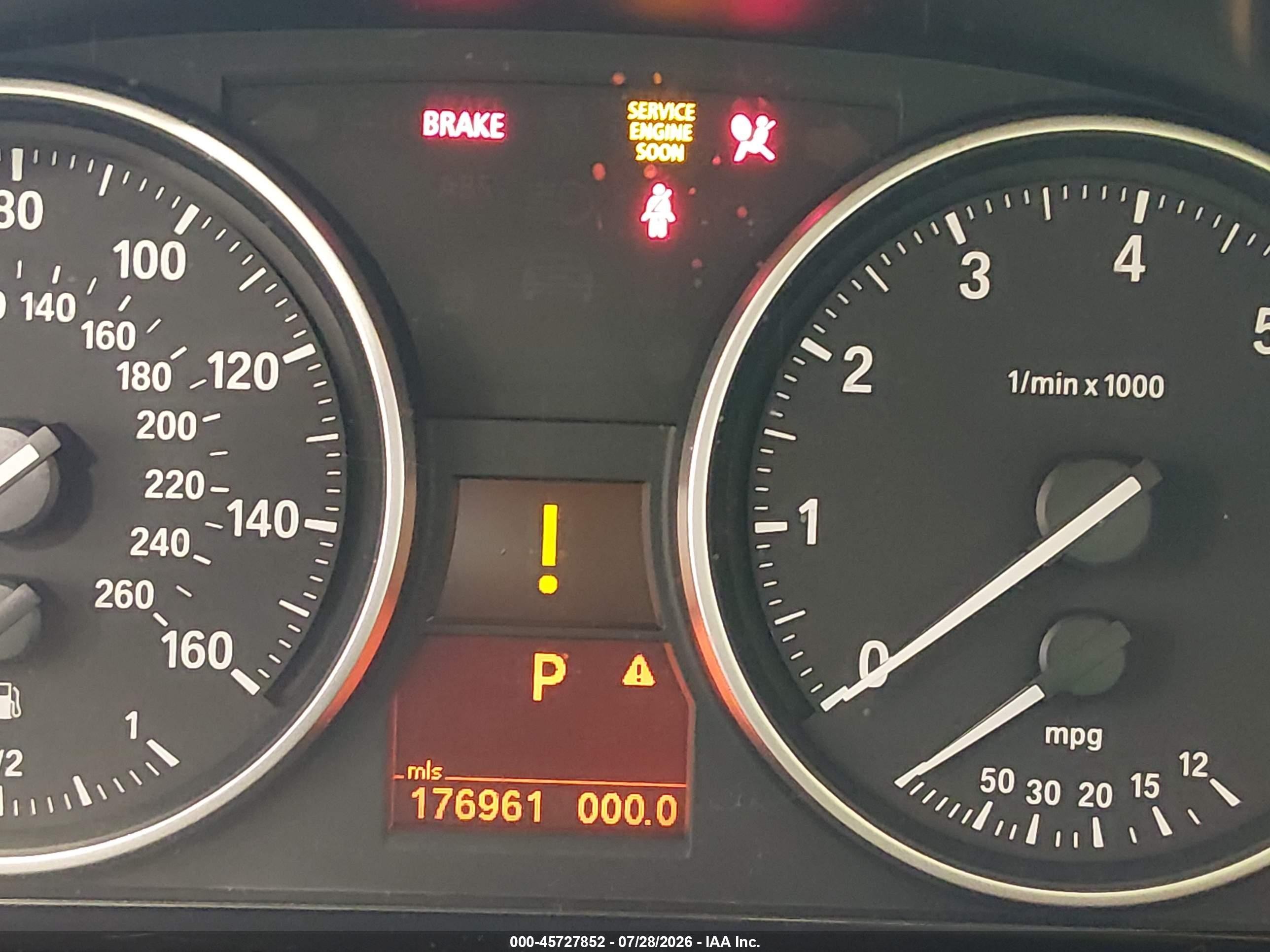 2011 Bmw 328i   Белый vin: WBAPH7C55BE851737