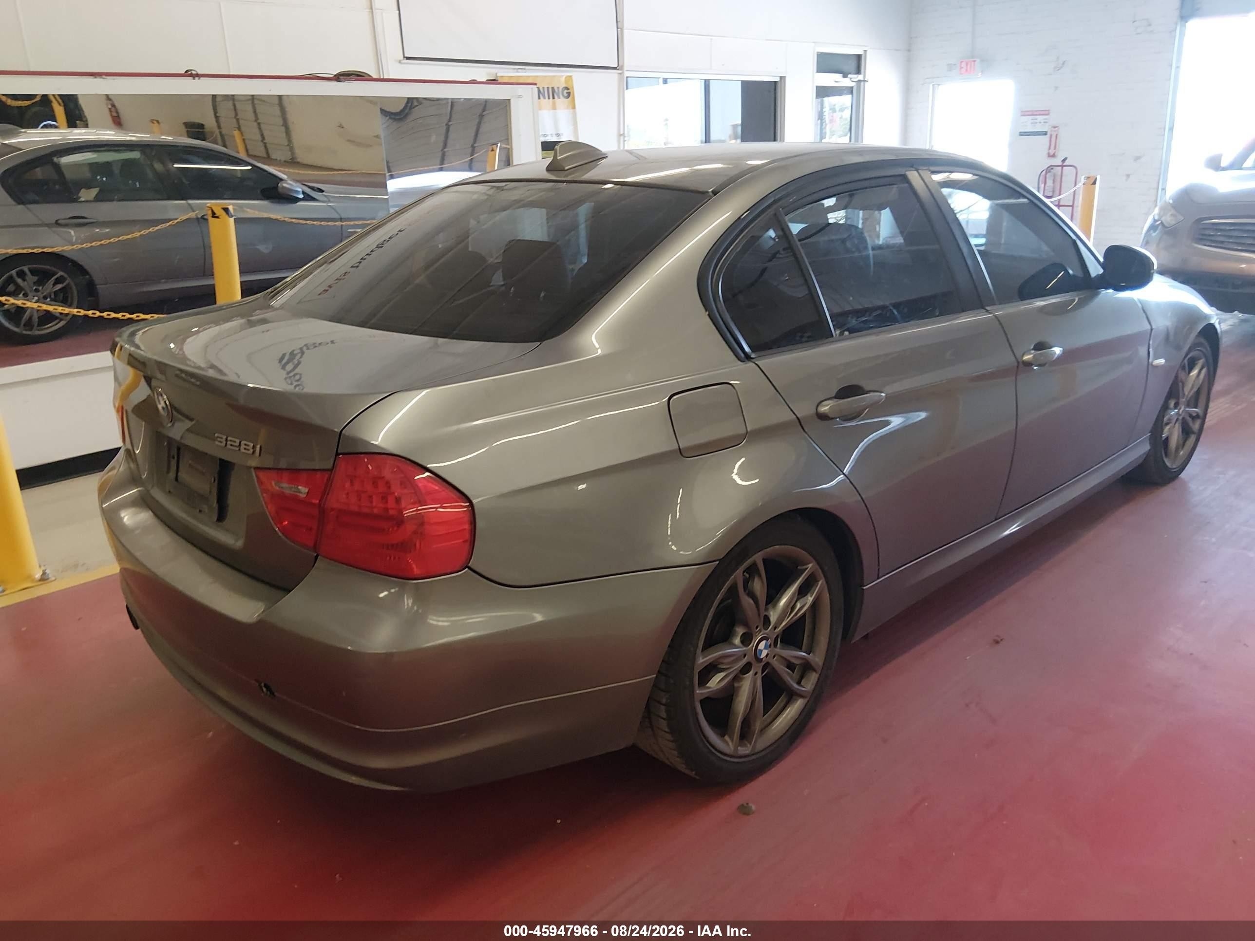 2011 Bmw 328i   Gray vin: WBAPH7C56BE130732