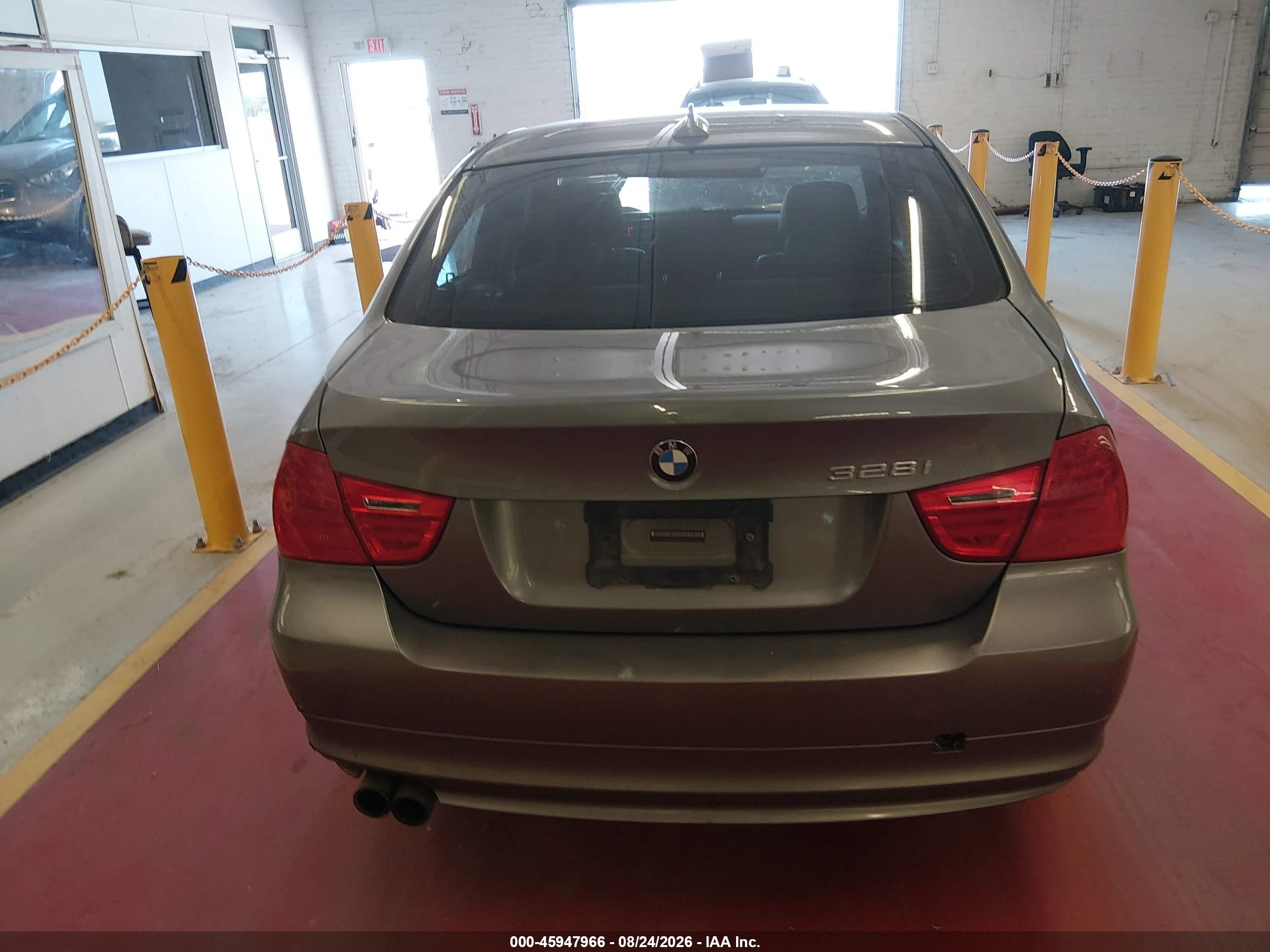 2011 Bmw 328i   Gray vin: WBAPH7C56BE130732