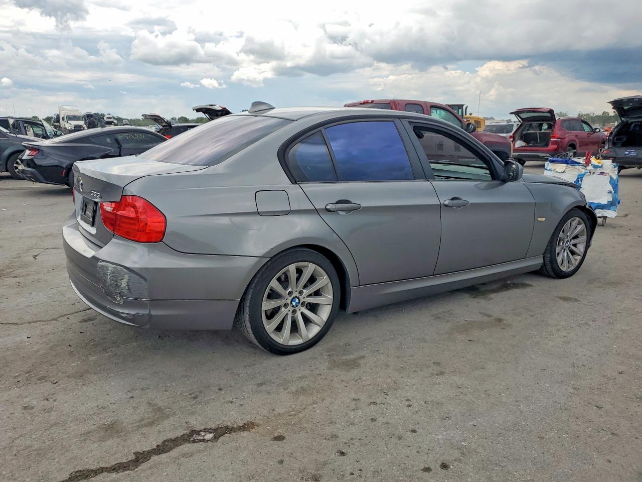 2011 Bmw 328 I Gray vin: WBAPH7C56BE461469