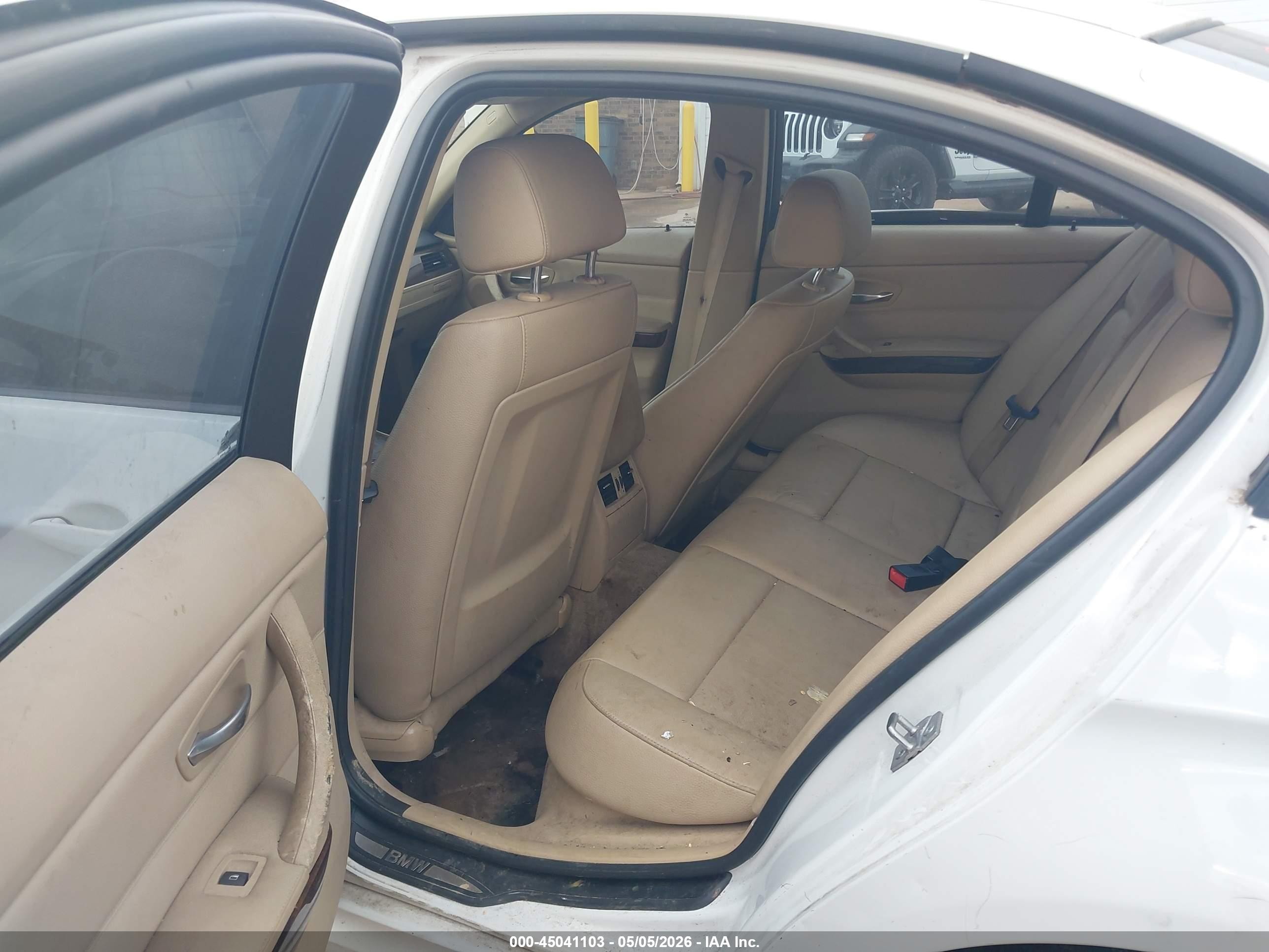 2011 Bmw 328i   White vin: WBAPH7C56BE850239