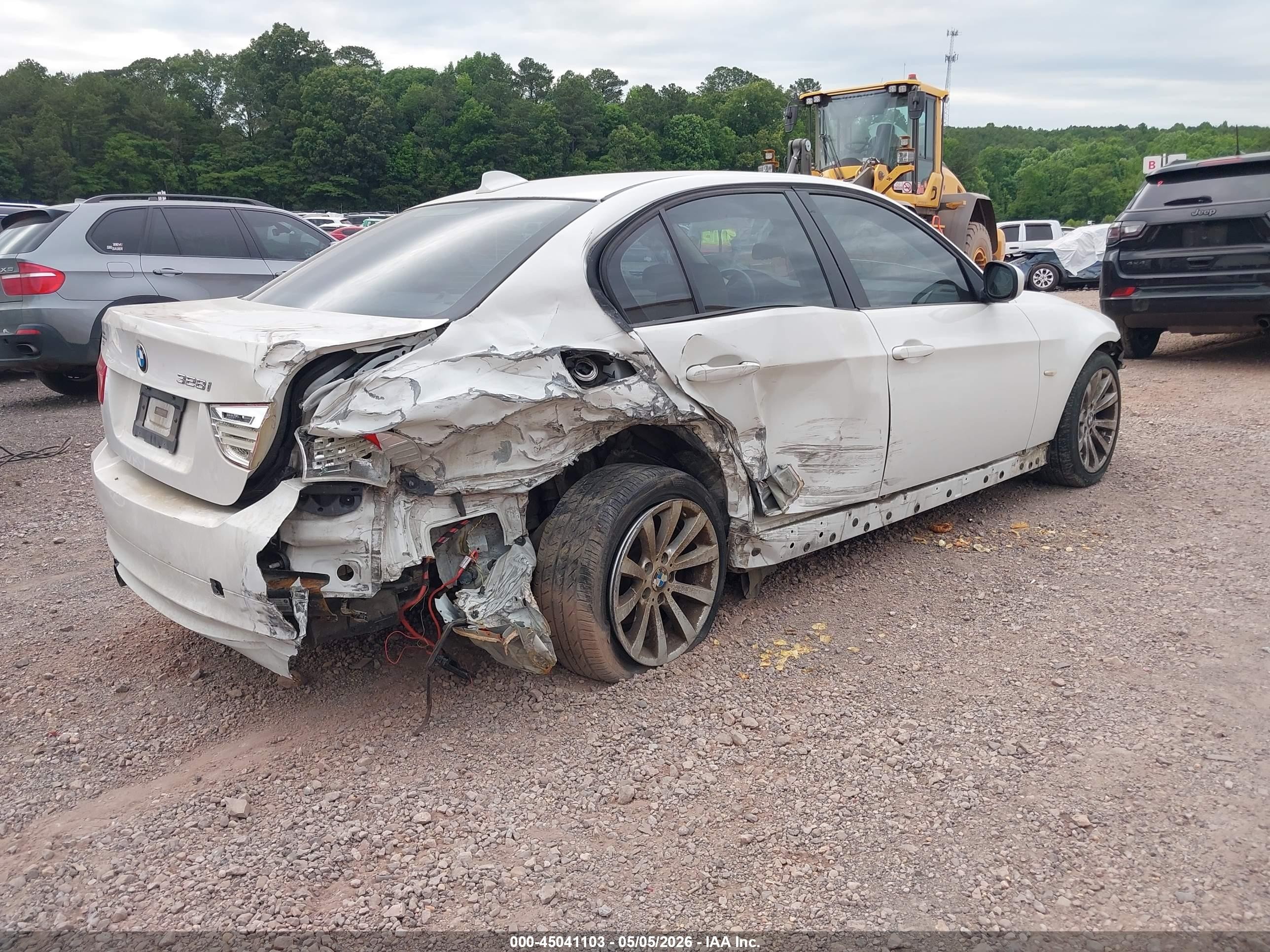 2011 Bmw 328i   White vin: WBAPH7C56BE850239