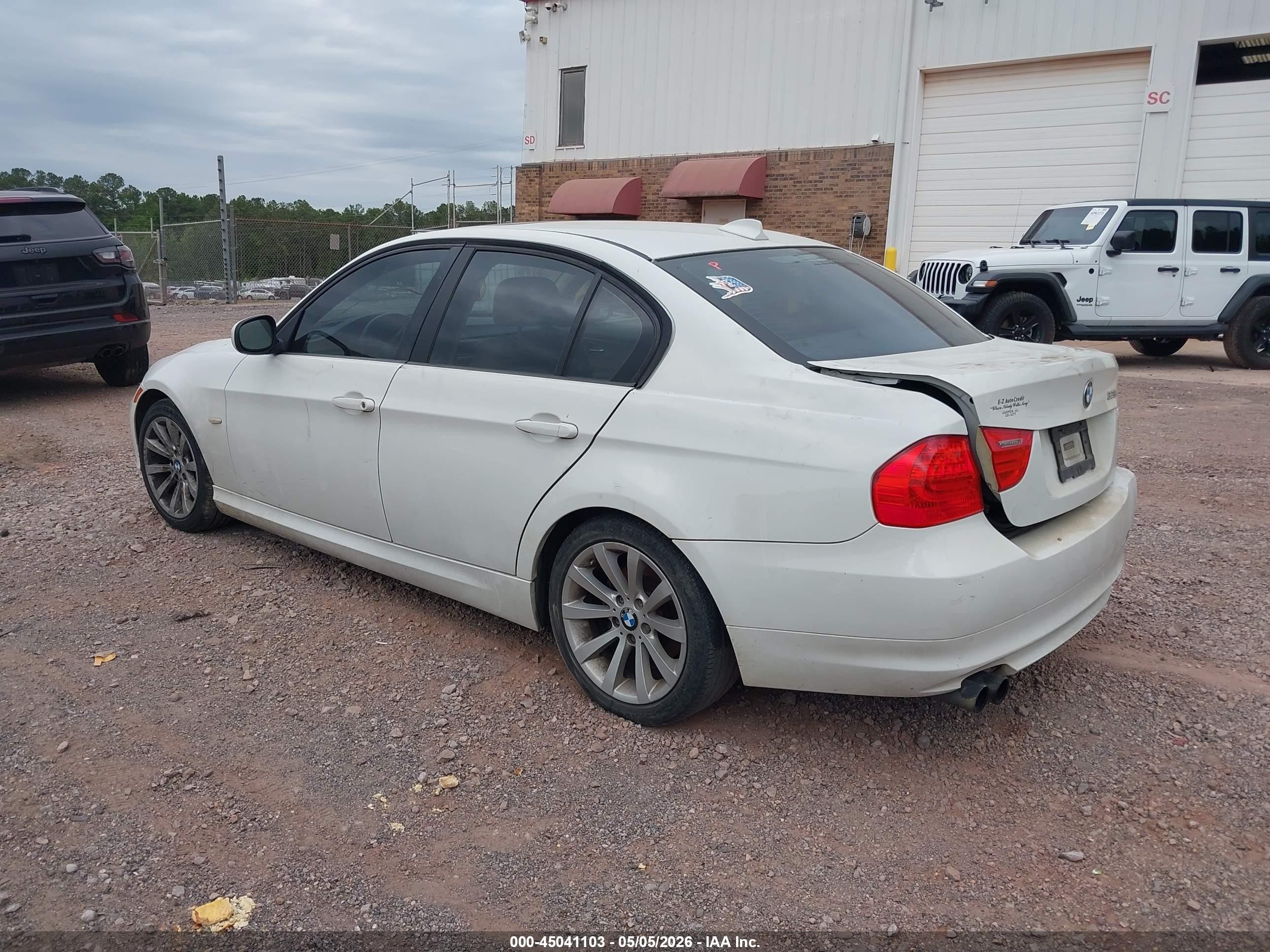 2011 Bmw 328i   White vin: WBAPH7C56BE850239