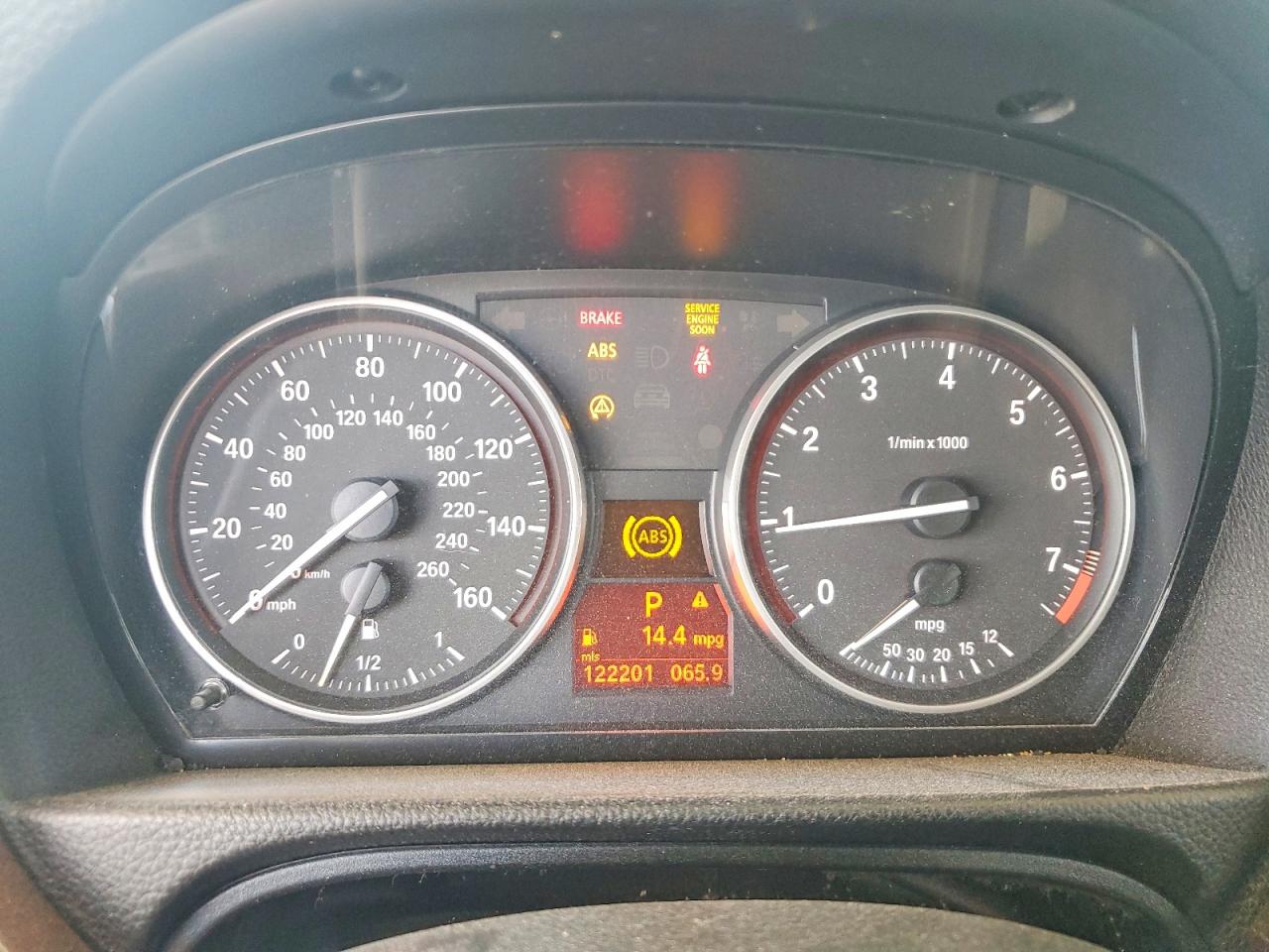 2011 Bmw 328 I Серебряный vin: WBAPH7C57BE131047
