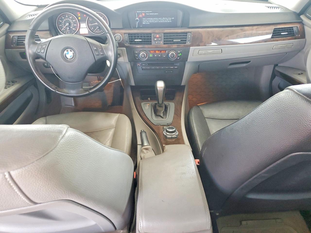 2011 Bmw 328 I Серебряный vin: WBAPH7C57BE131047
