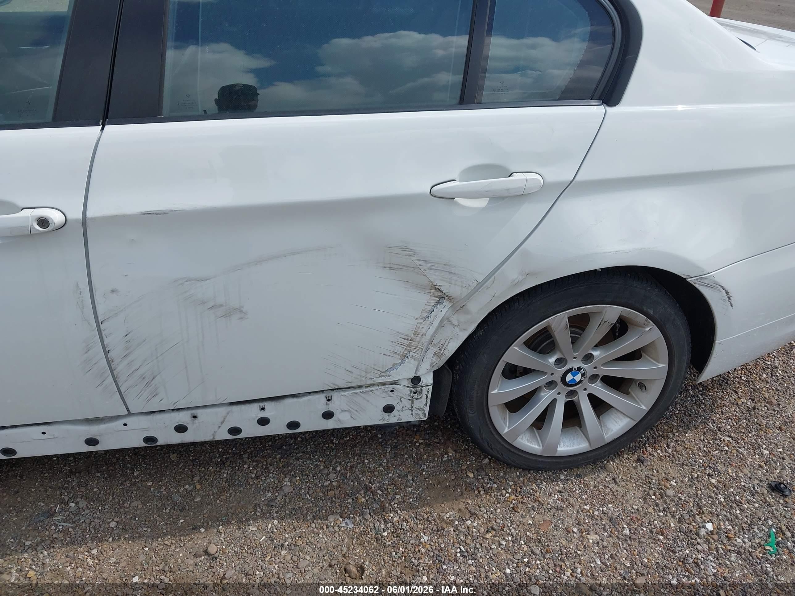 2011 Bmw 328i   White vin: WBAPH7C58BE461991
