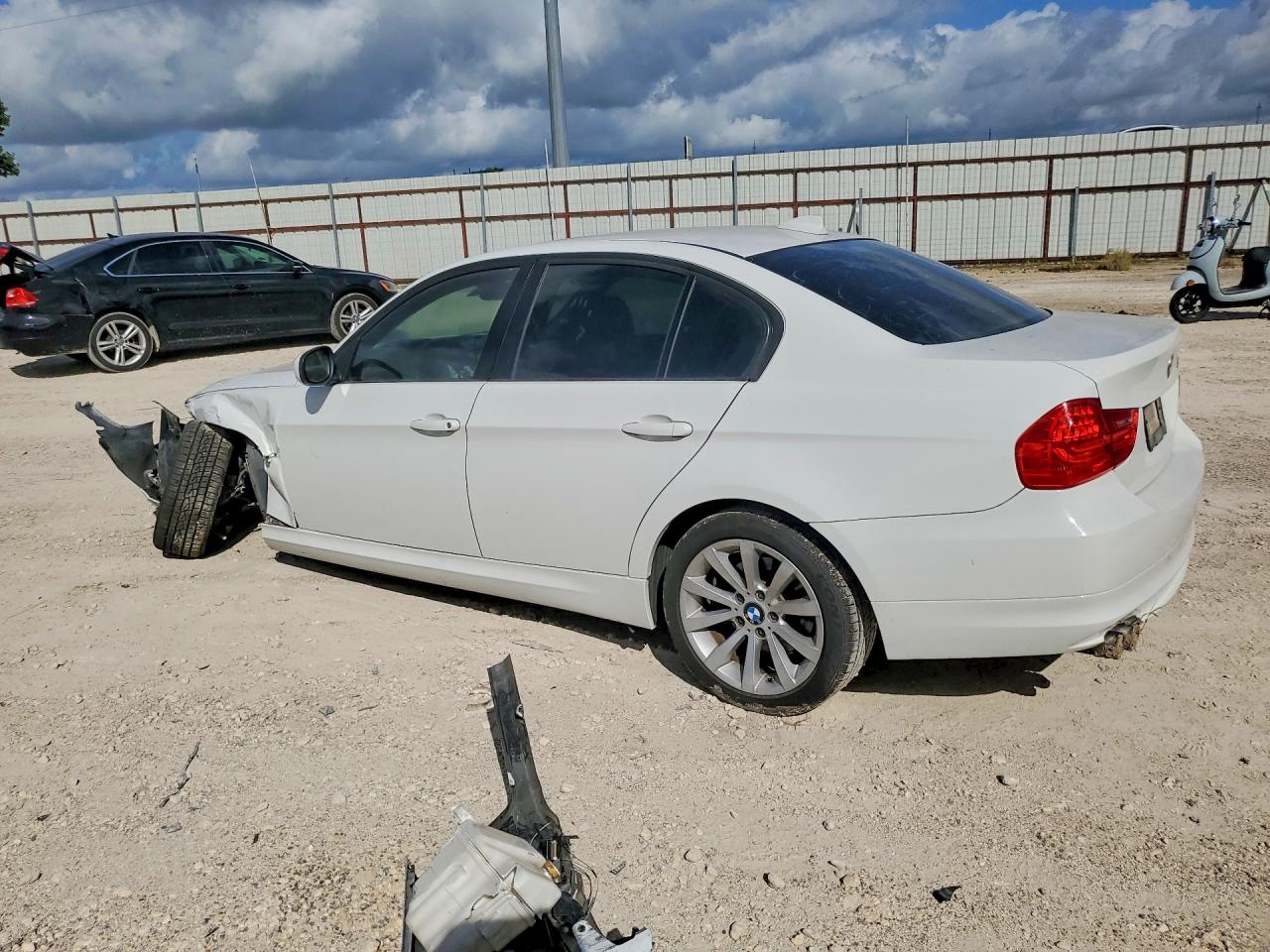 2011 Bmw 328 I White vin: WBAPH7C58BE682328