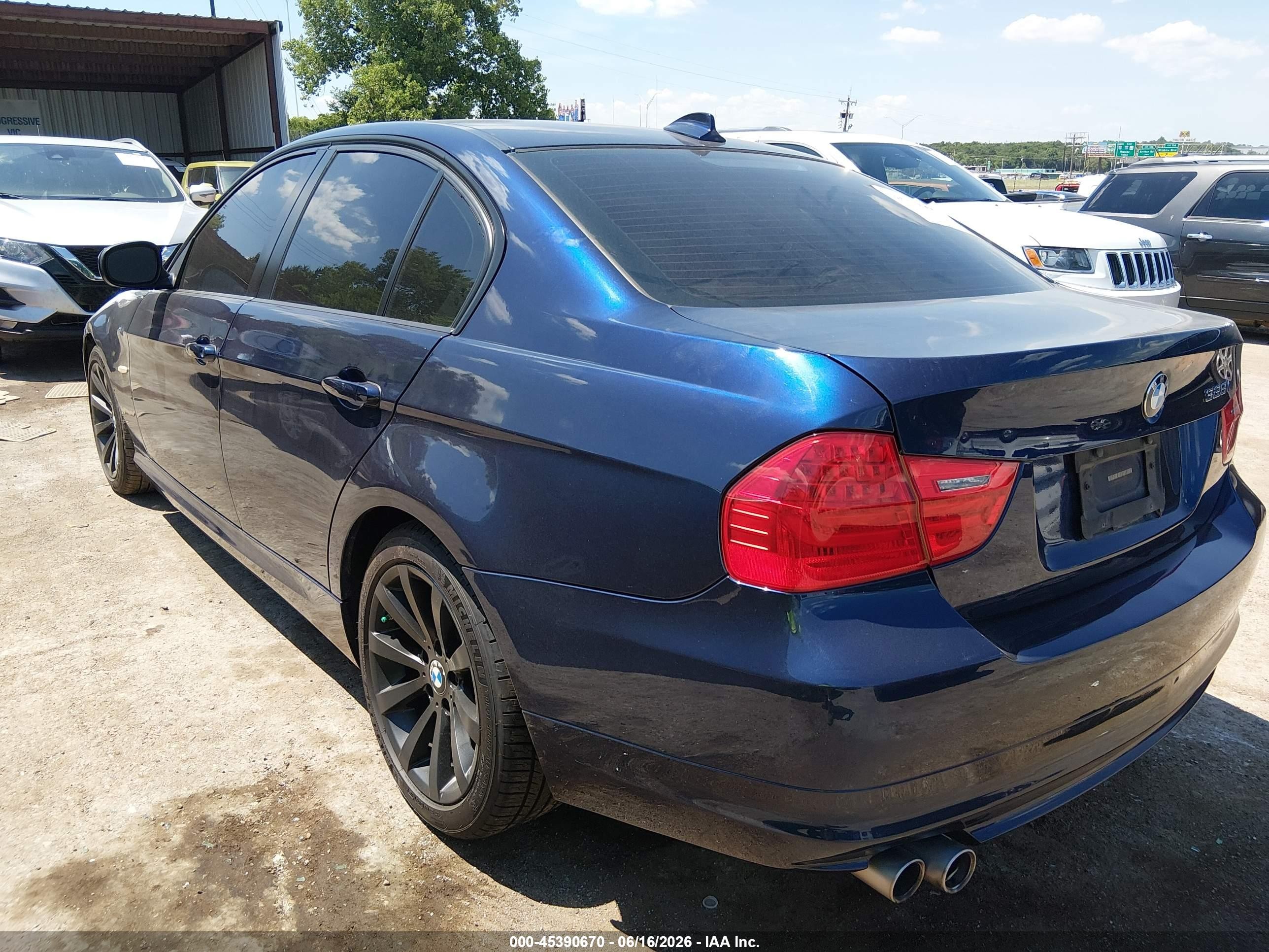 2011 Bmw 328i   Blue vin: WBAPH7C5XBE677115